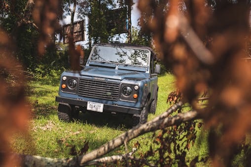 1992 Land Rover Defender front