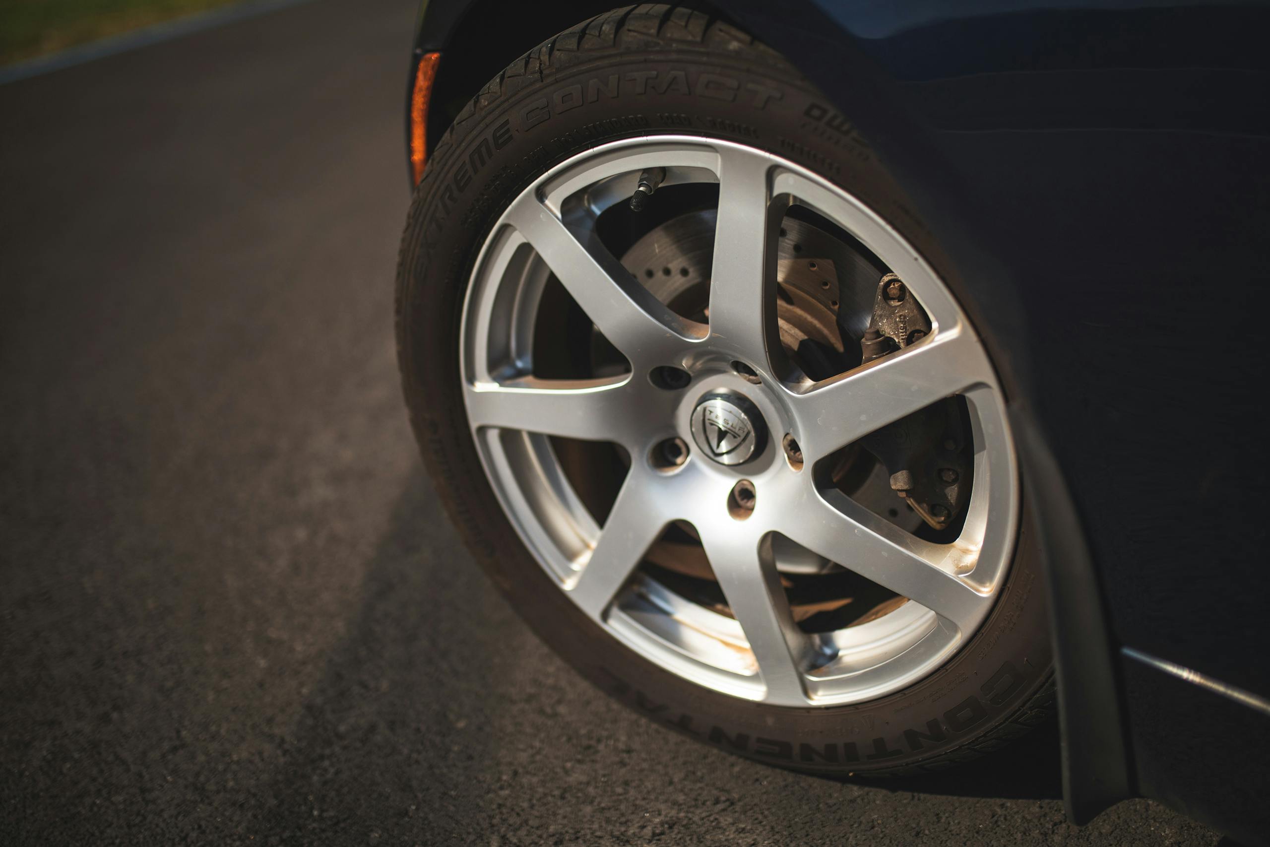 2010 Tesla Roadster front wheel tire brake