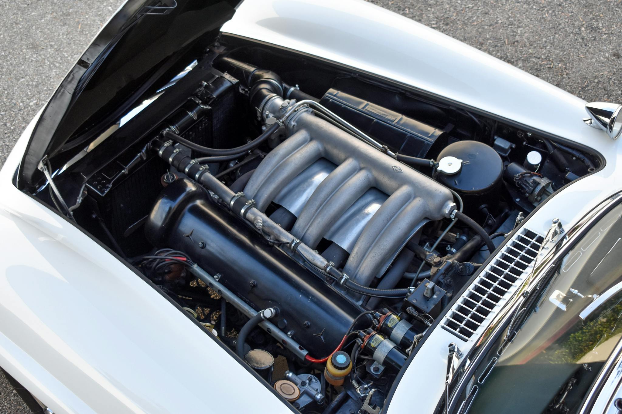 Mercedes-Benz 300SL engine high angle