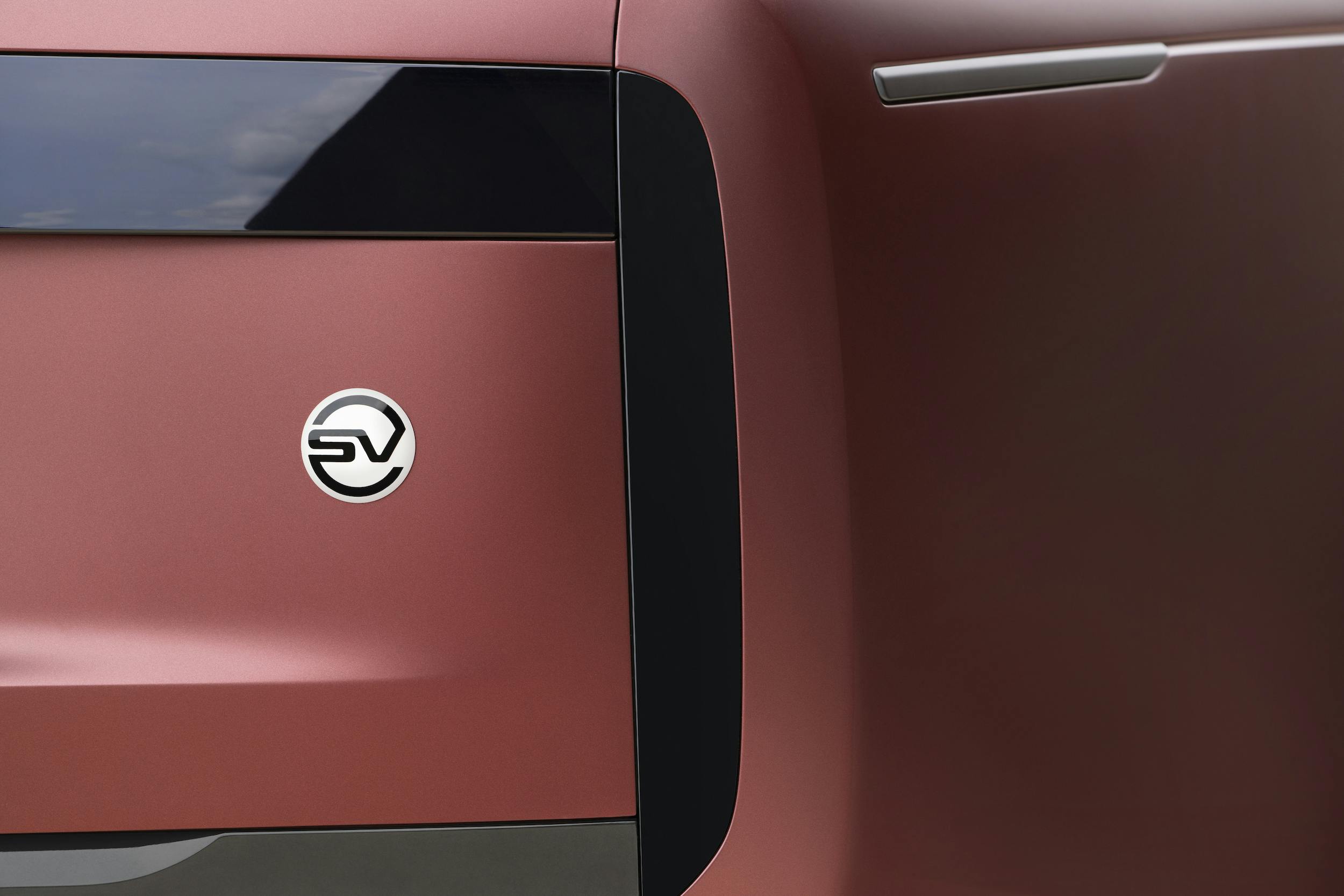 2023 Range Rover SV SWB Intrepid roundel