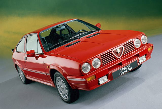 Alfa Romeo alfasud sprint front three-quarter