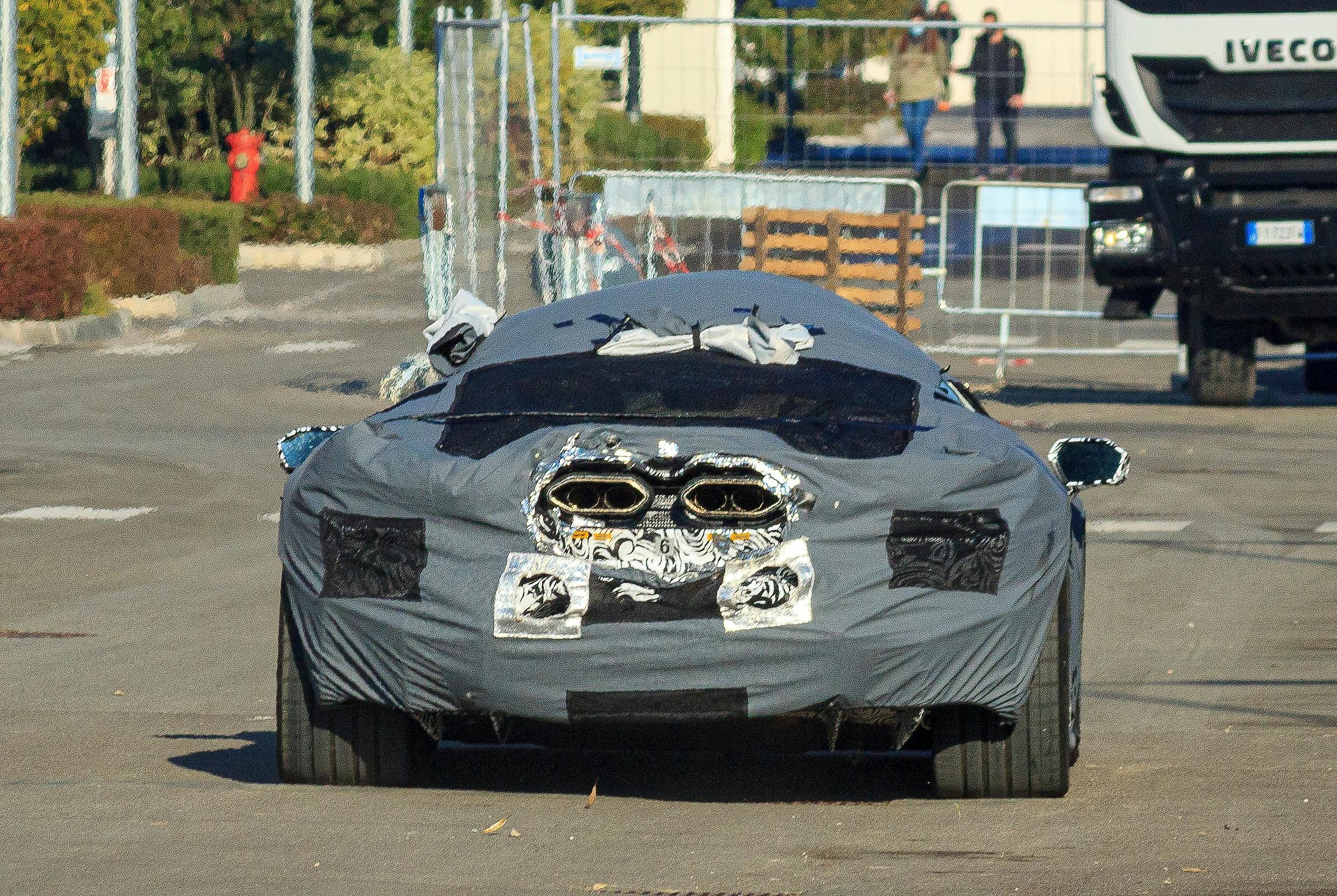 Lamborghini Aventador successor rear end central high-mounted exhaust outlets