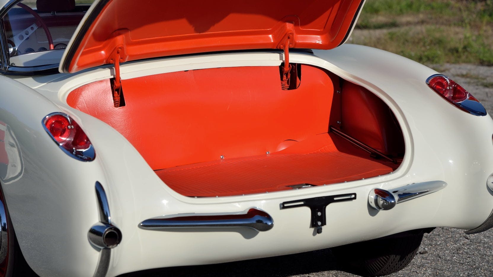 1957 Chevrolet Corvette Big Brake airbox trunk