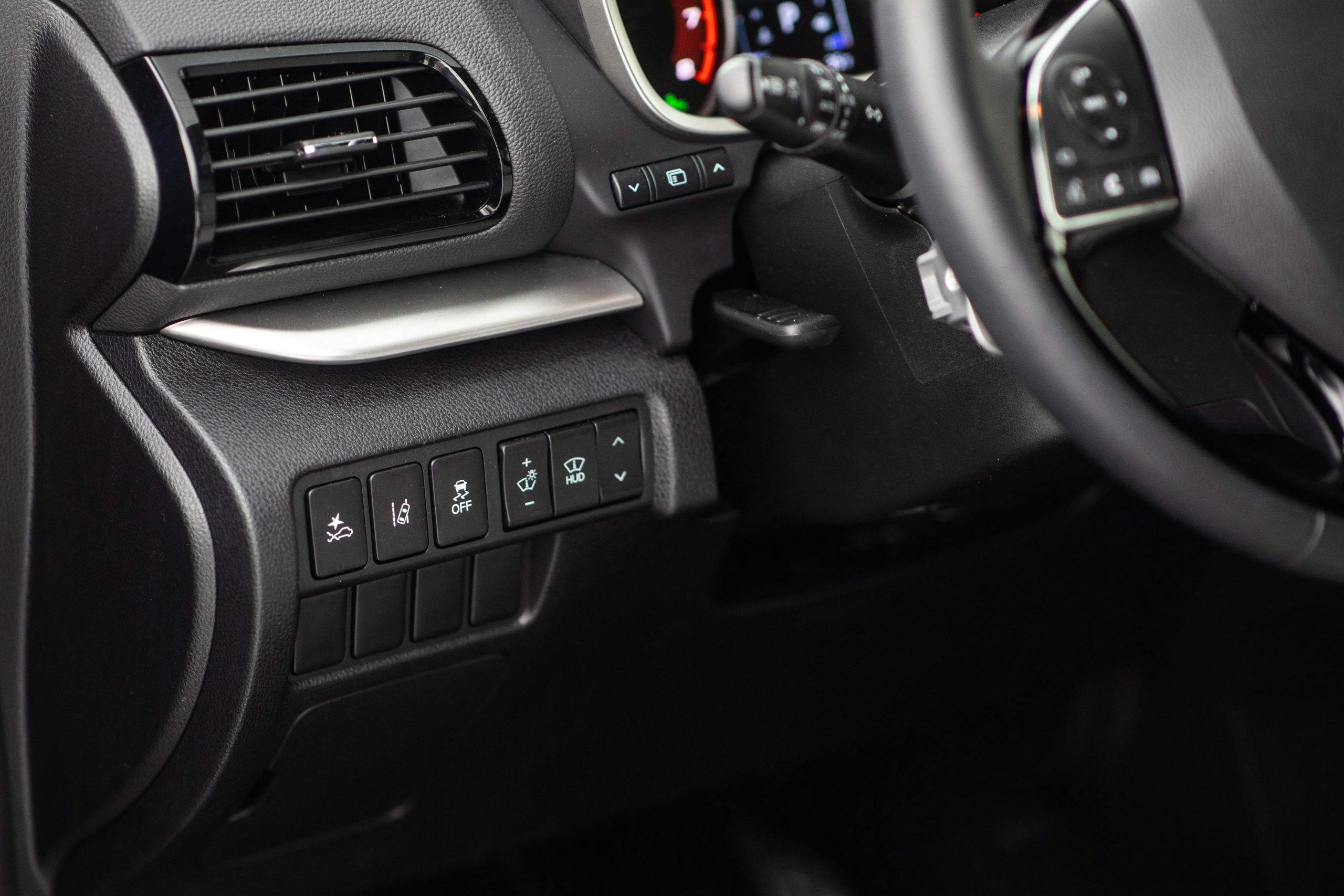 2022 Mitsubishi Eclipse Cross SEL interior dash controls