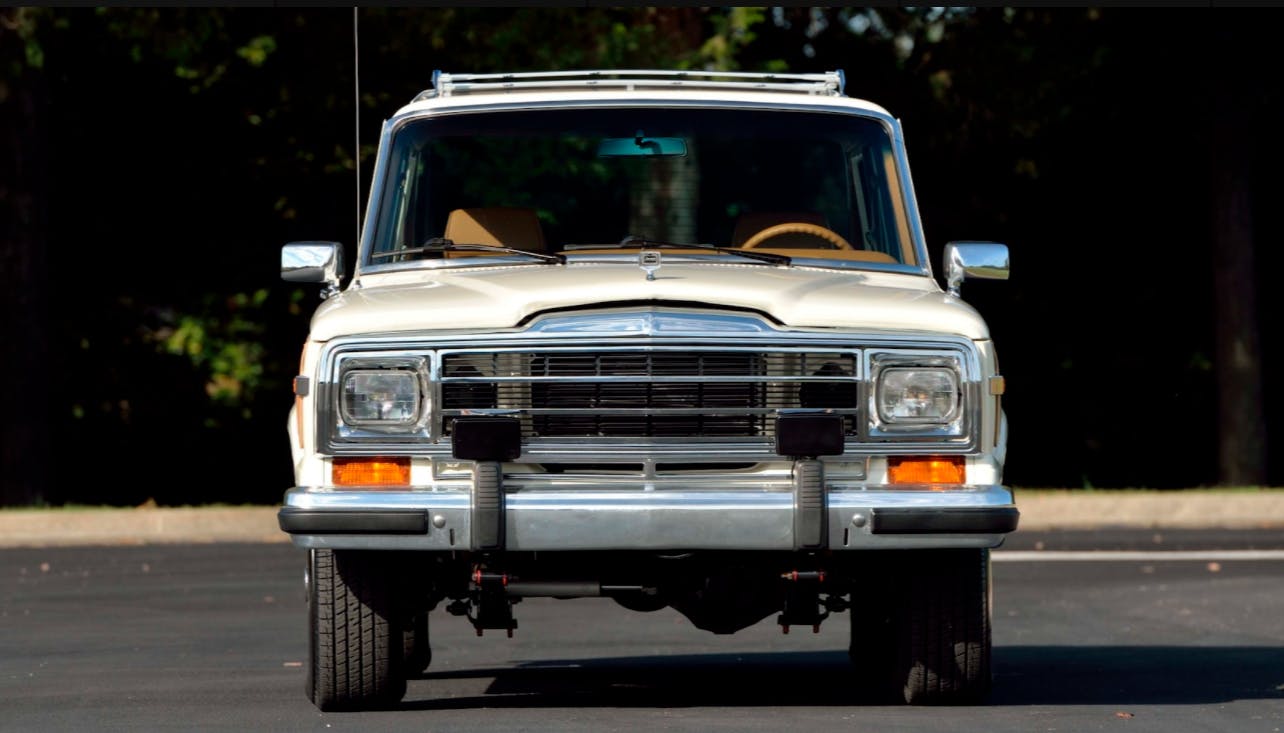 Jeep Grand Wagoneer front