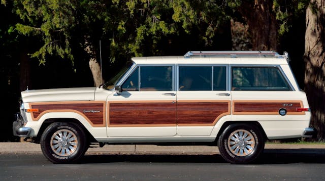 Jeep Grand Wagoneer side profile