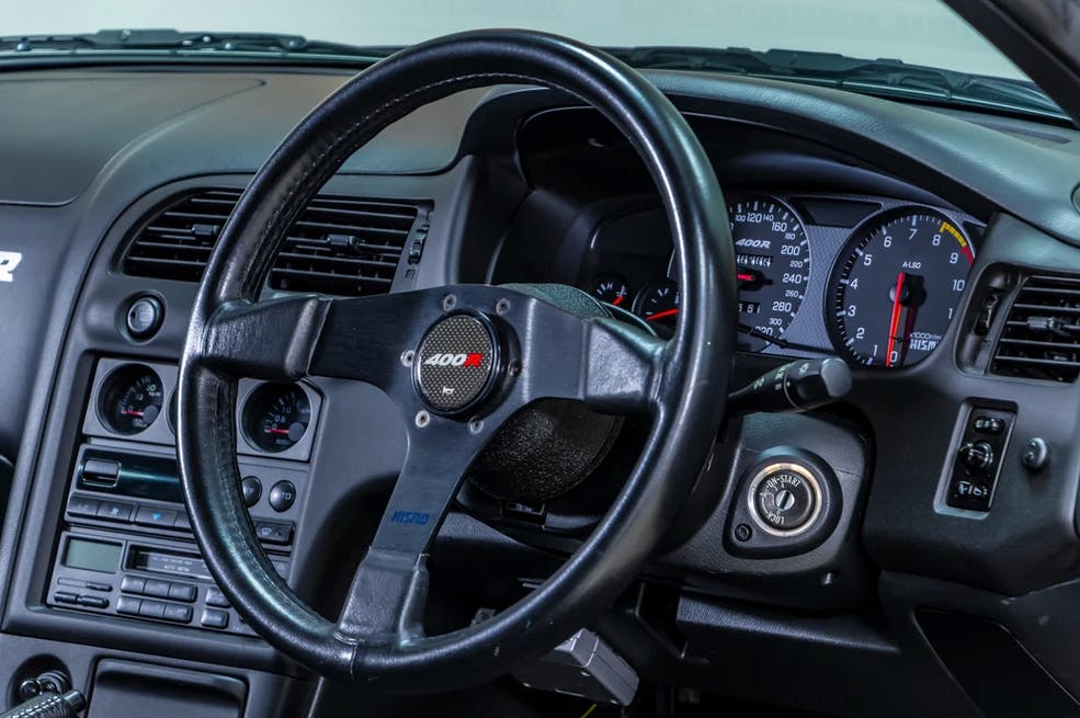 Nissan NISMO 400R interior steering wheel