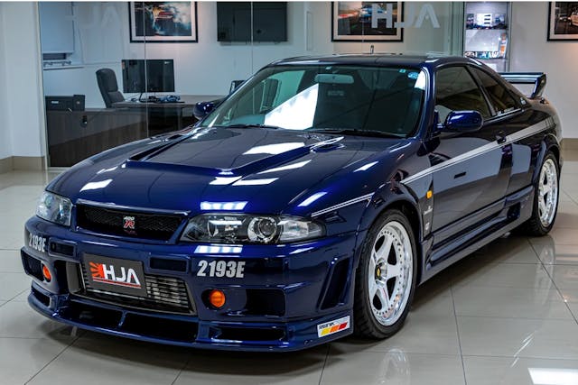 Nissan Skyline GT-R Nismo 400R - watch us drive the ultimate Skyline