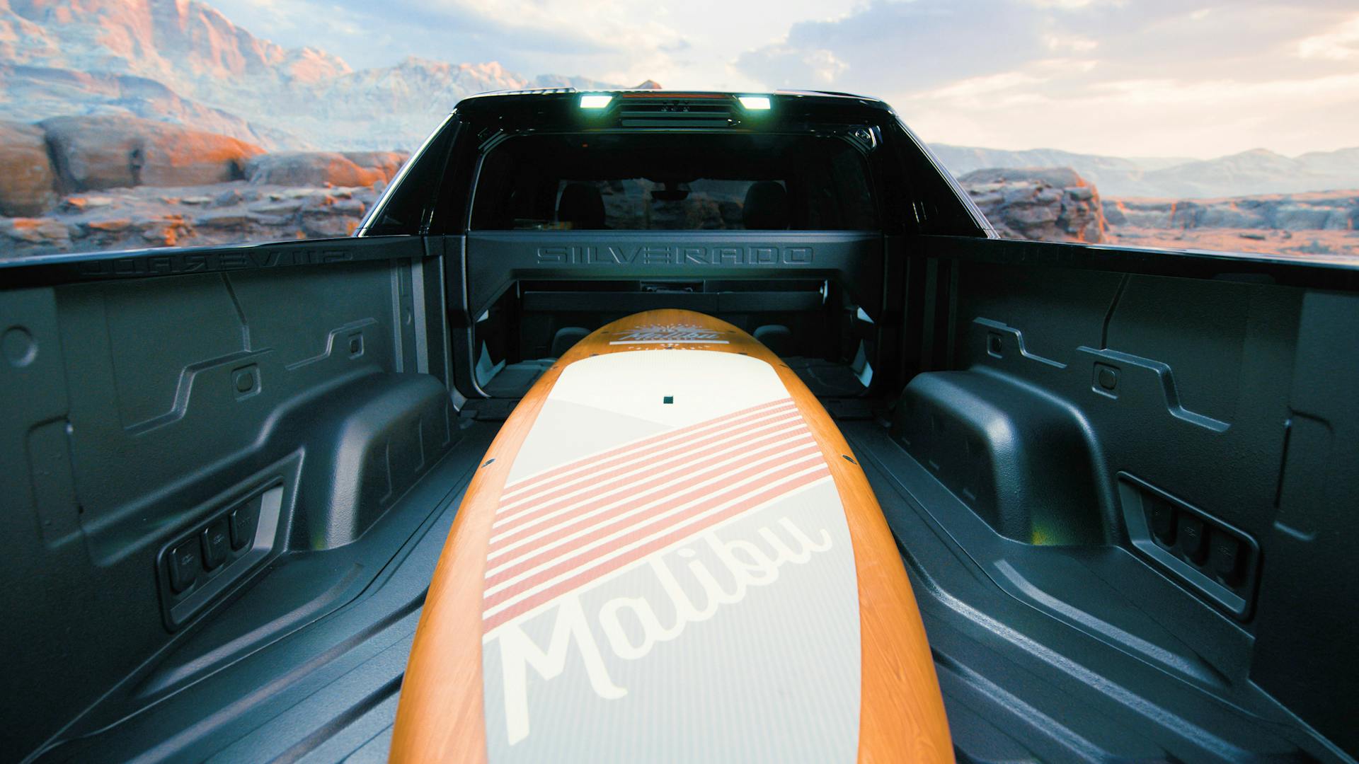 Silverado EV RST Multi-Flex Midgate paddle board