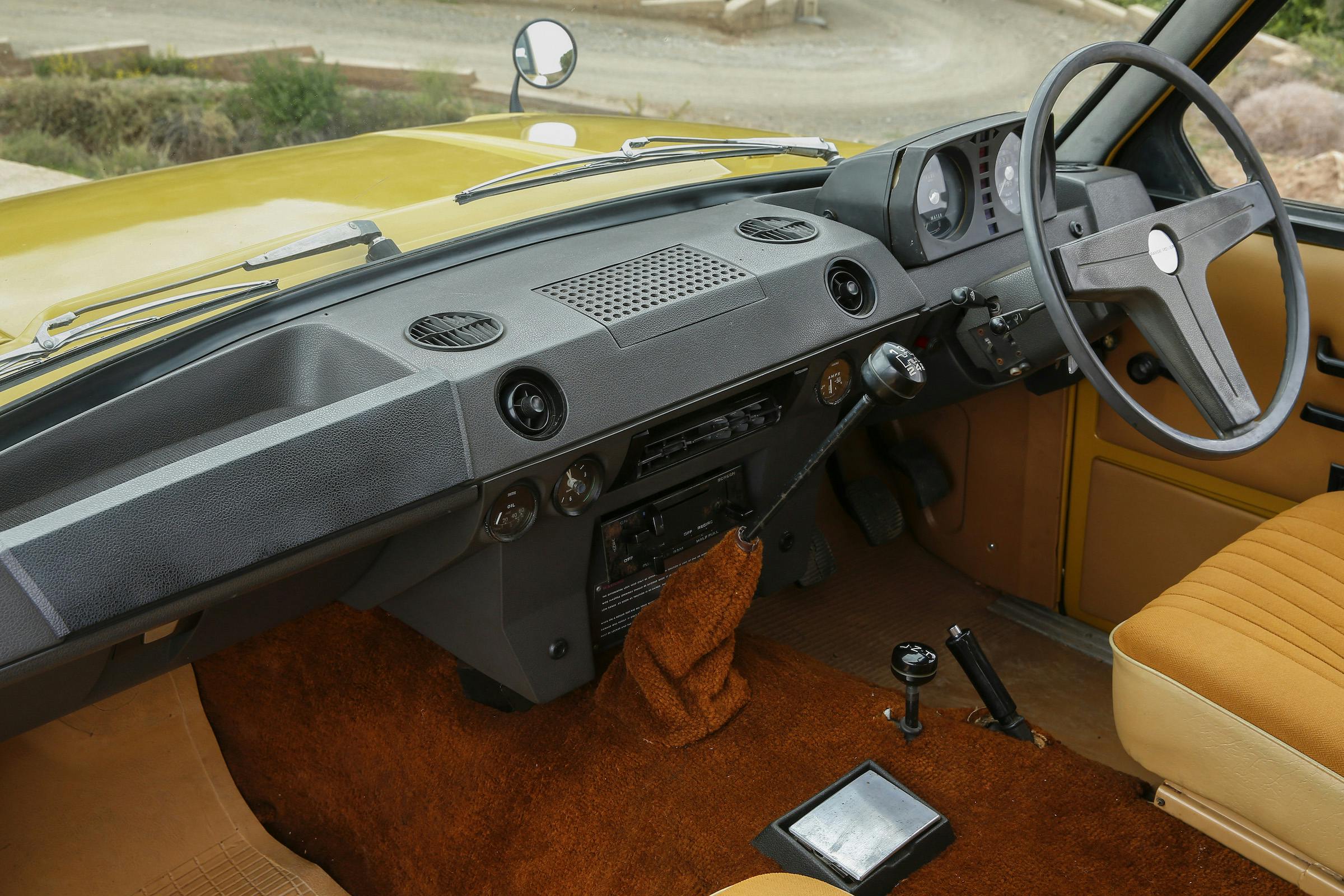 Sloane Range Rover interior
