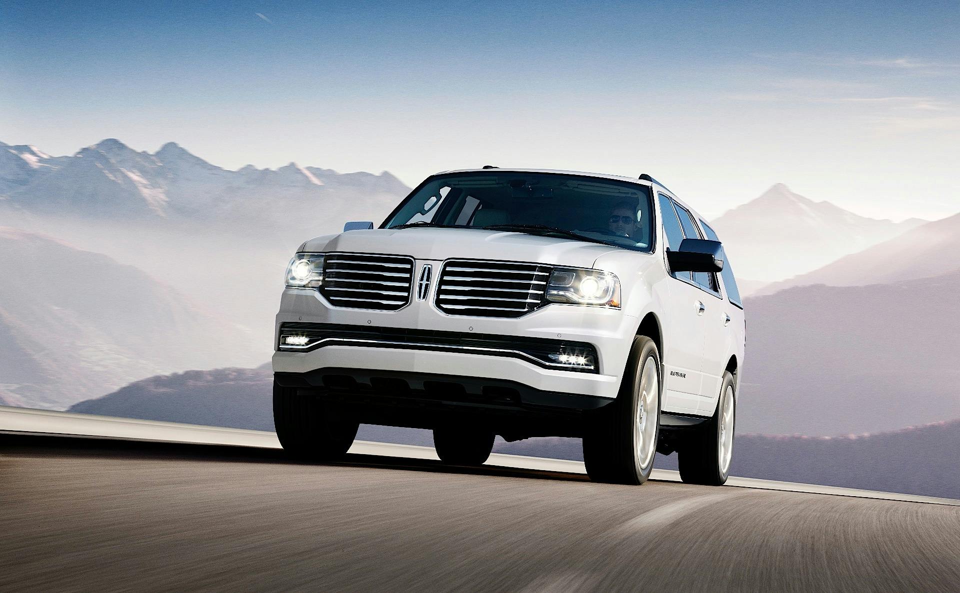Facelifted 2014 Lincoln Navigator