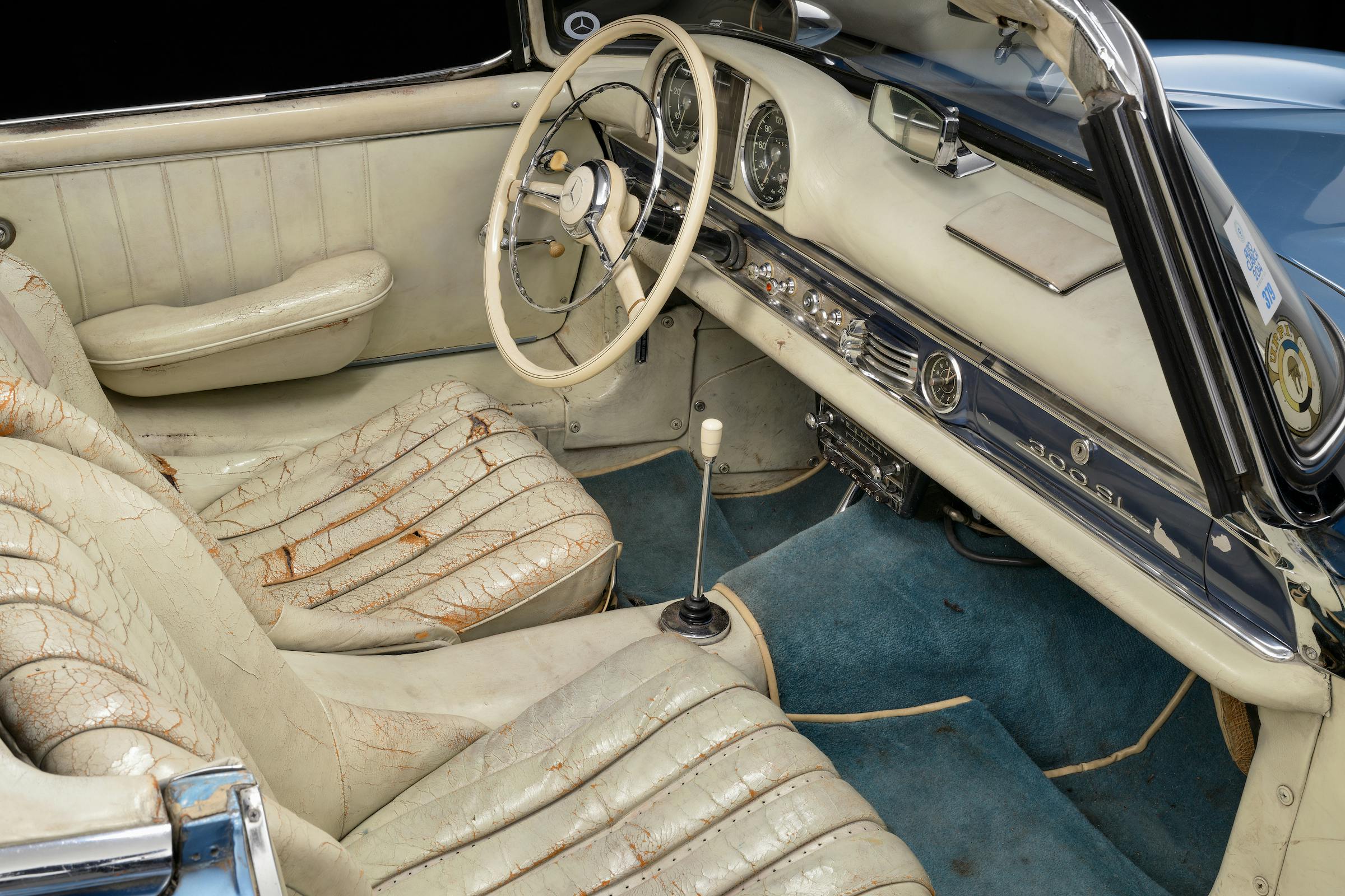 1958 Mercedes-Benz 300 SL roadster interior