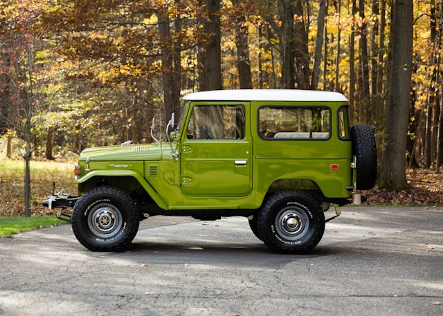 1976 Toyota FJ40 Land Cruiser side view