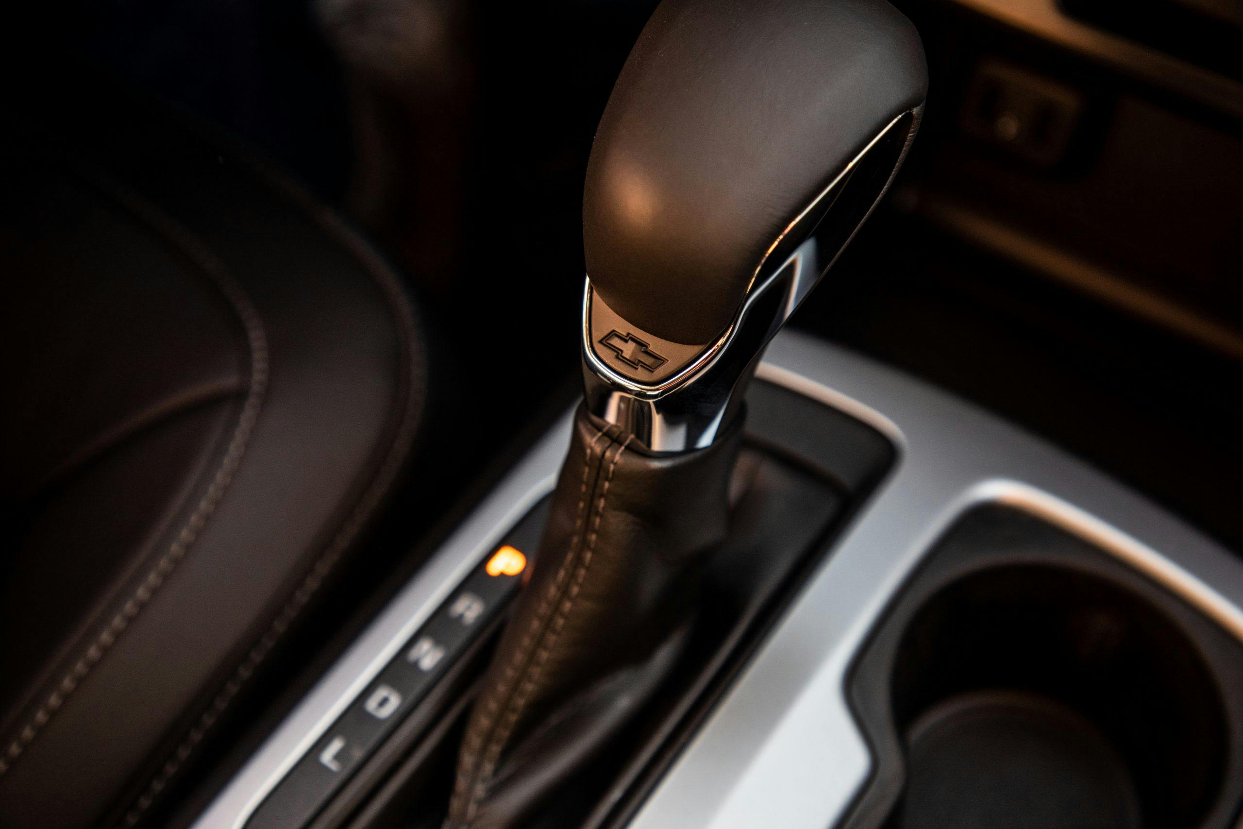 2021 Chevrolet Colorado ZR2 Bison interior gear selector
