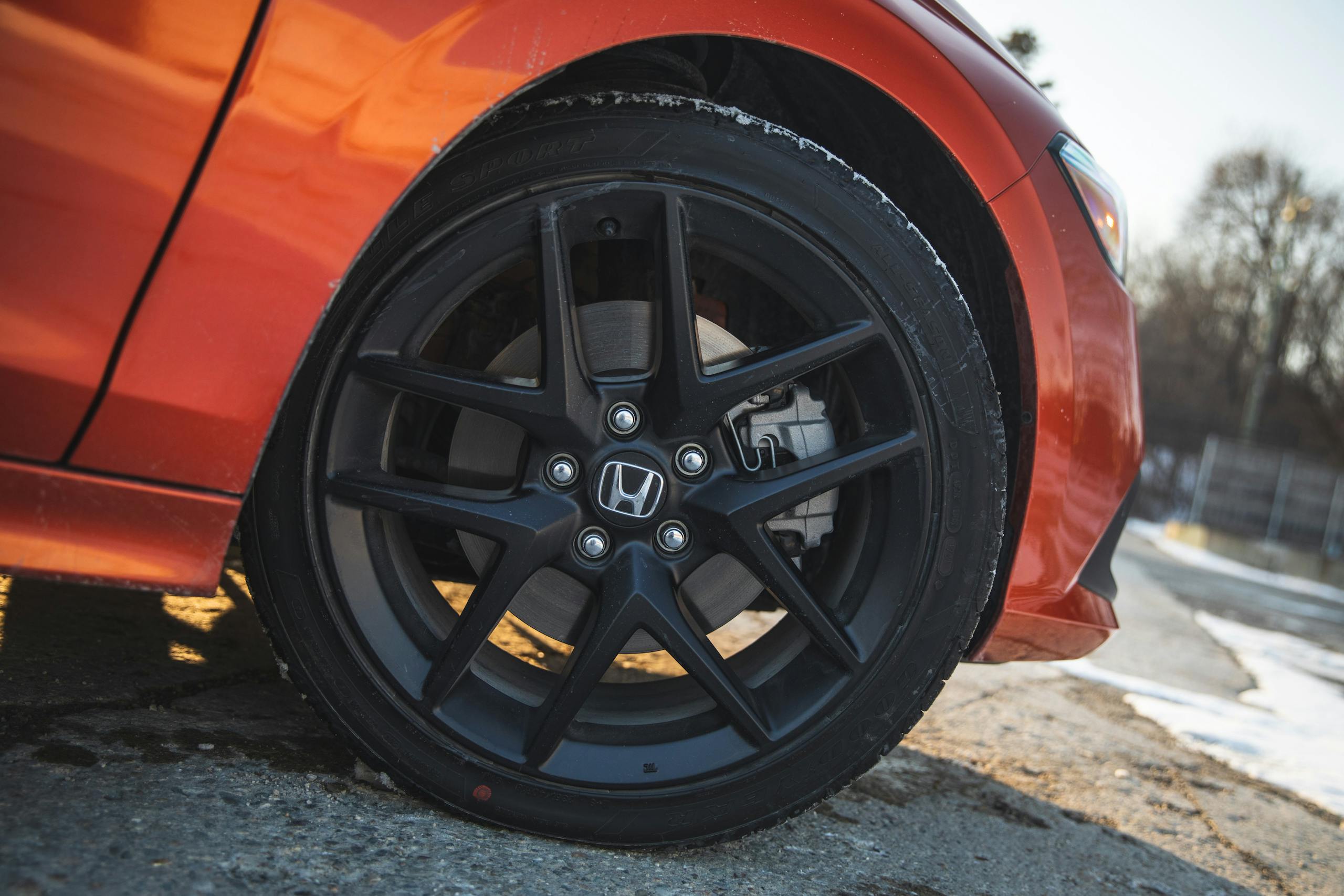 2022 Honda Civic Si front wheel tire brake