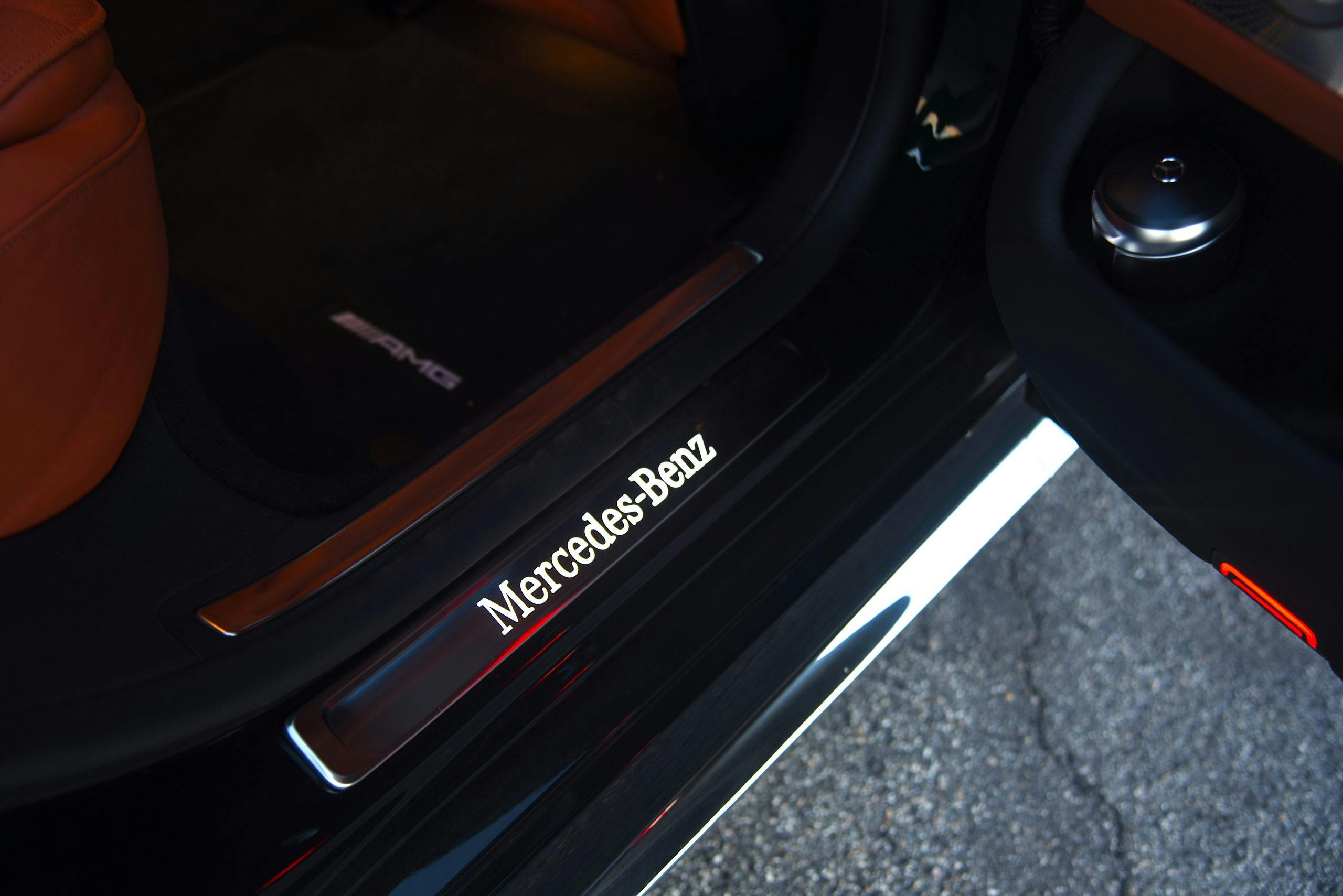 2022 Mercedes-Benz S500 4Matic rear door open sill