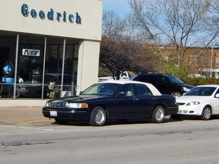 1998 Ford Crown Victoria LX