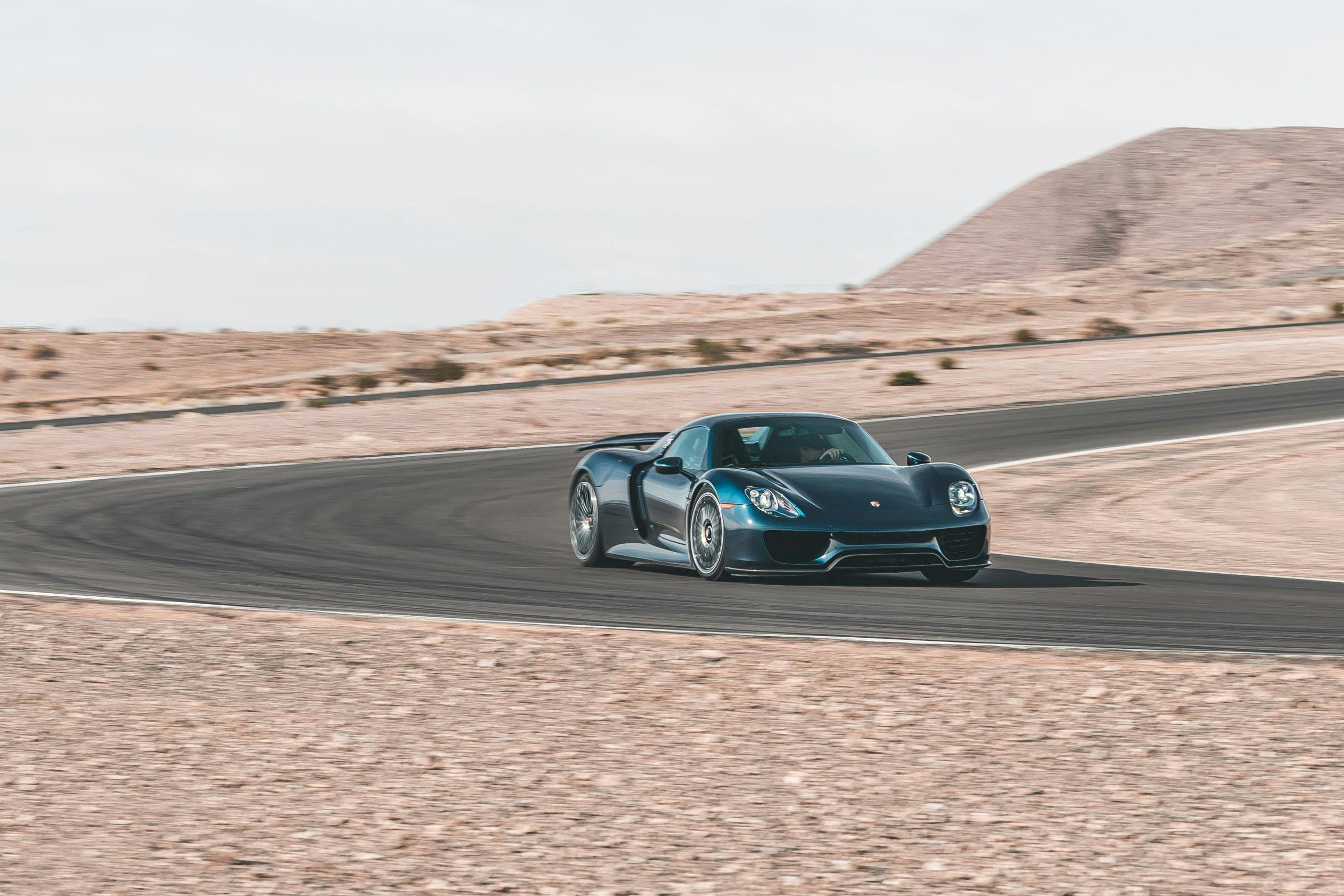 2015 Porsche 918 Spyder on track