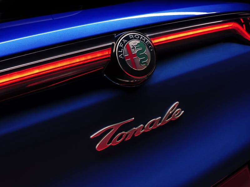 Alfa Romeo Tonale rear badge