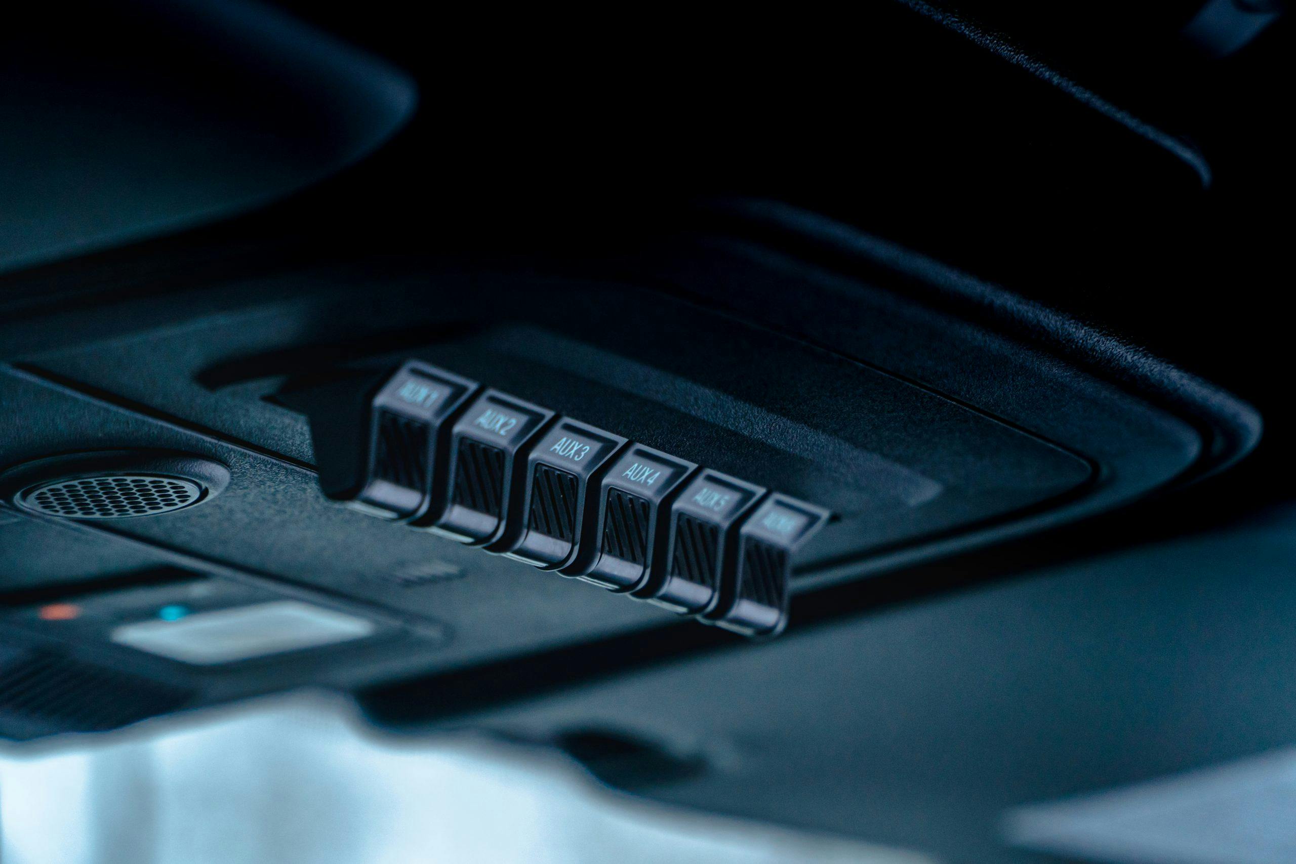 Ford Bronco Black Diamond 2-Door interior auxiliary switches
