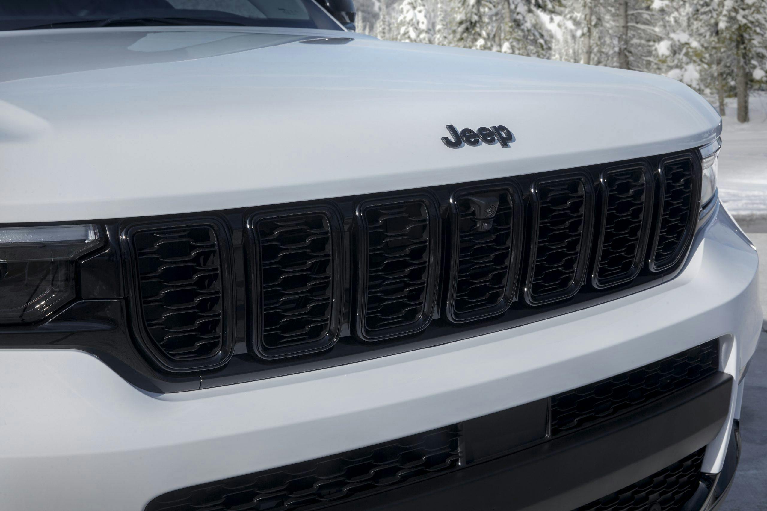 2022 Jeep Grand Cherokee L Limited Black grille