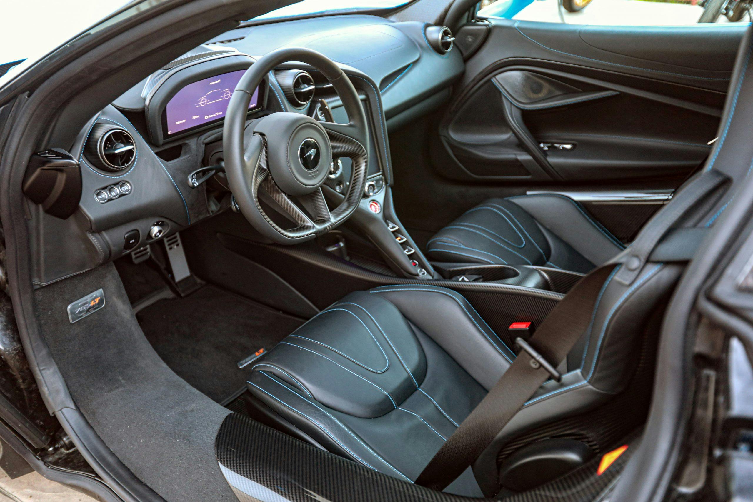 McLaren 765LT Spider interior