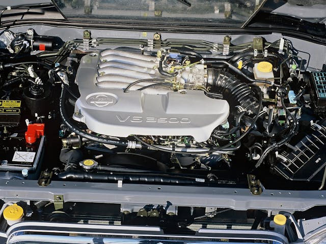 Nissan Pathfinder V6 engine