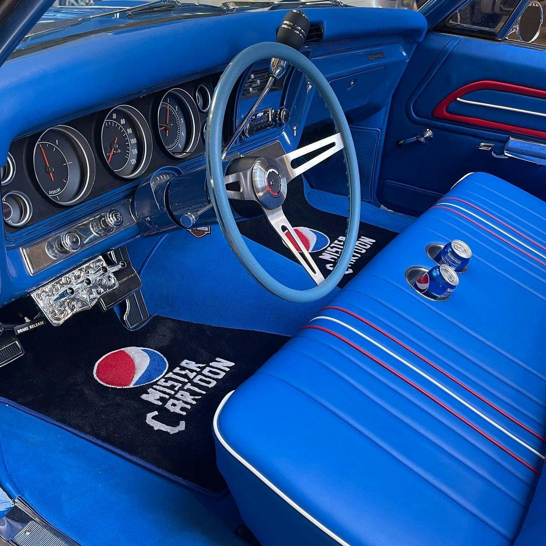 Pepsi Impala interior front
