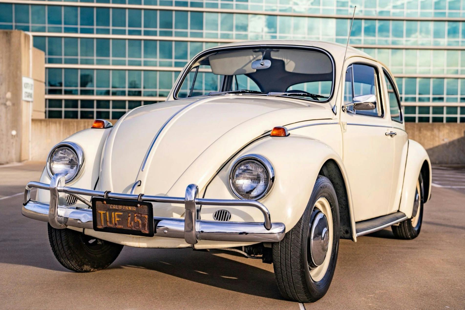 1967 VW Beetle front three-quarter
