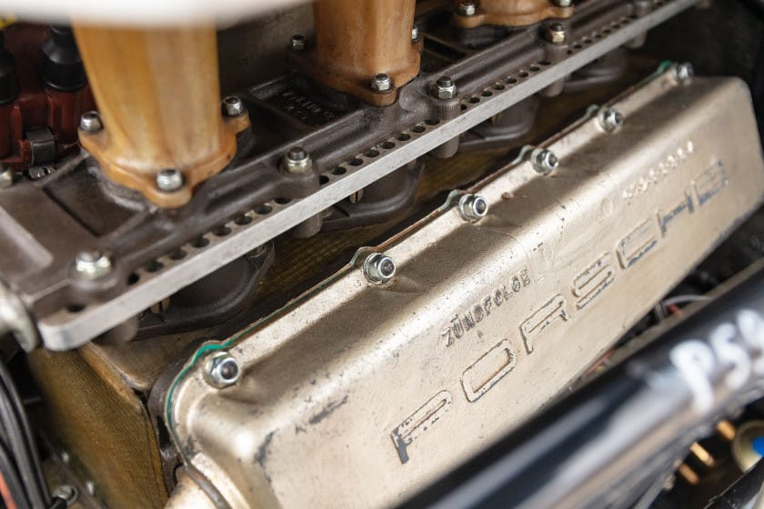 1968 Porsche 907 usine valve cover closeup