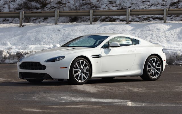 2013_Aston_Martin_V8_Vantage_Coupe