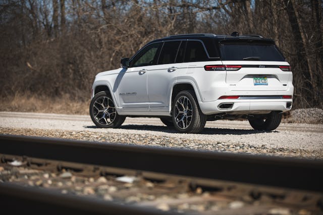 2022 Jeep Grand Cherokee Summit rear three-quarter