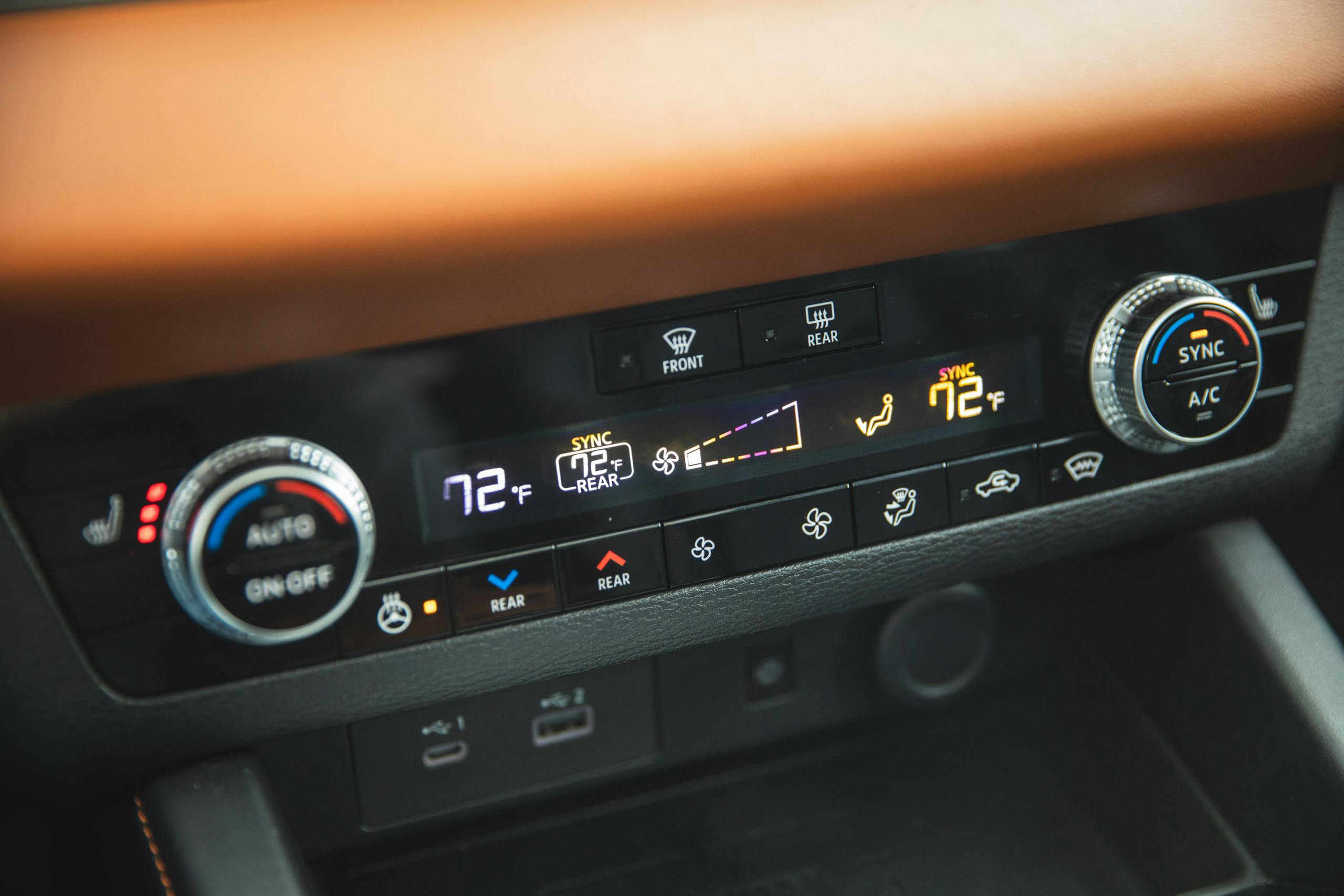 2022 Mitsubishi Outlander SEL interior climate controls detail