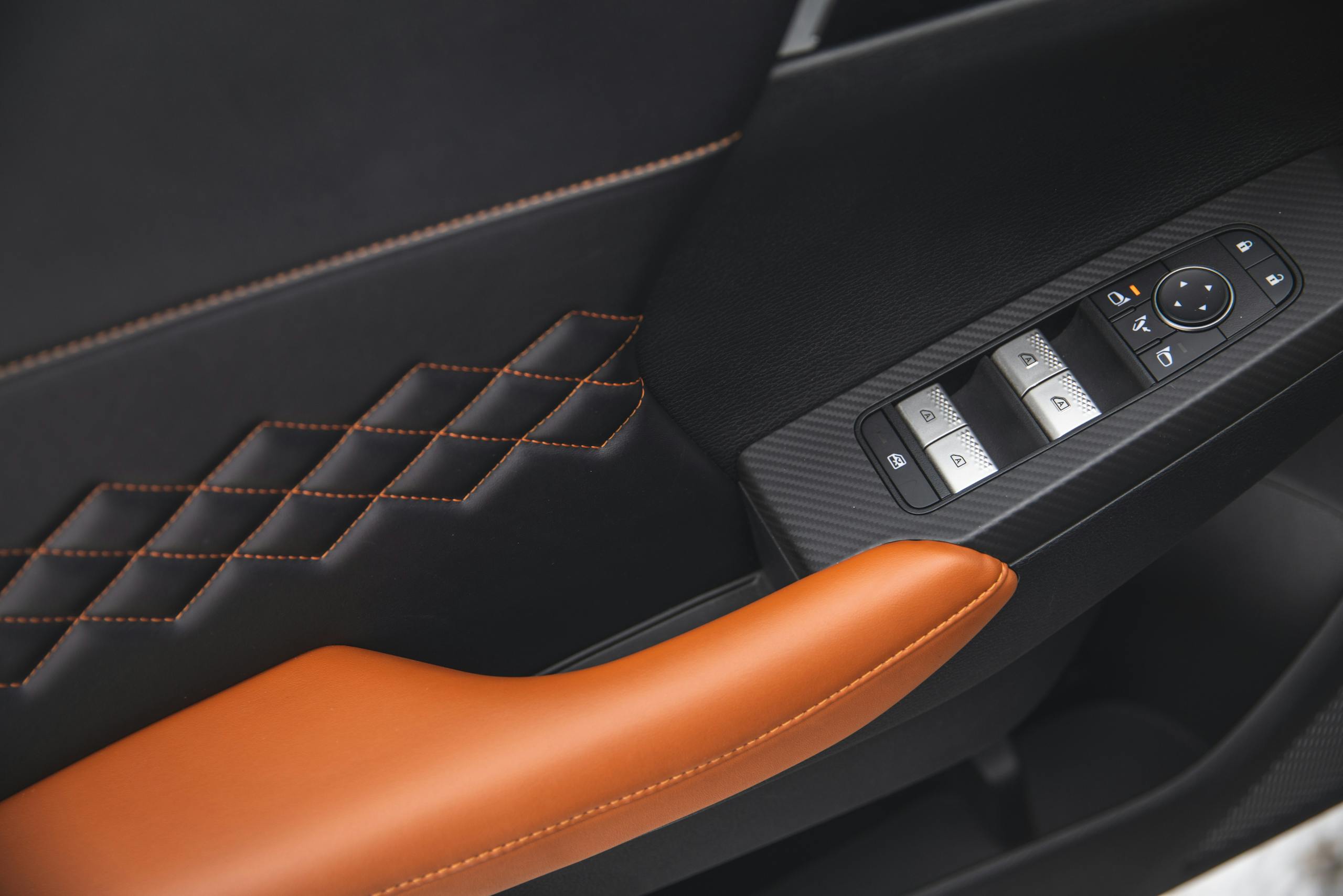 2022 Mitsubishi Outlander SEL interior door panel