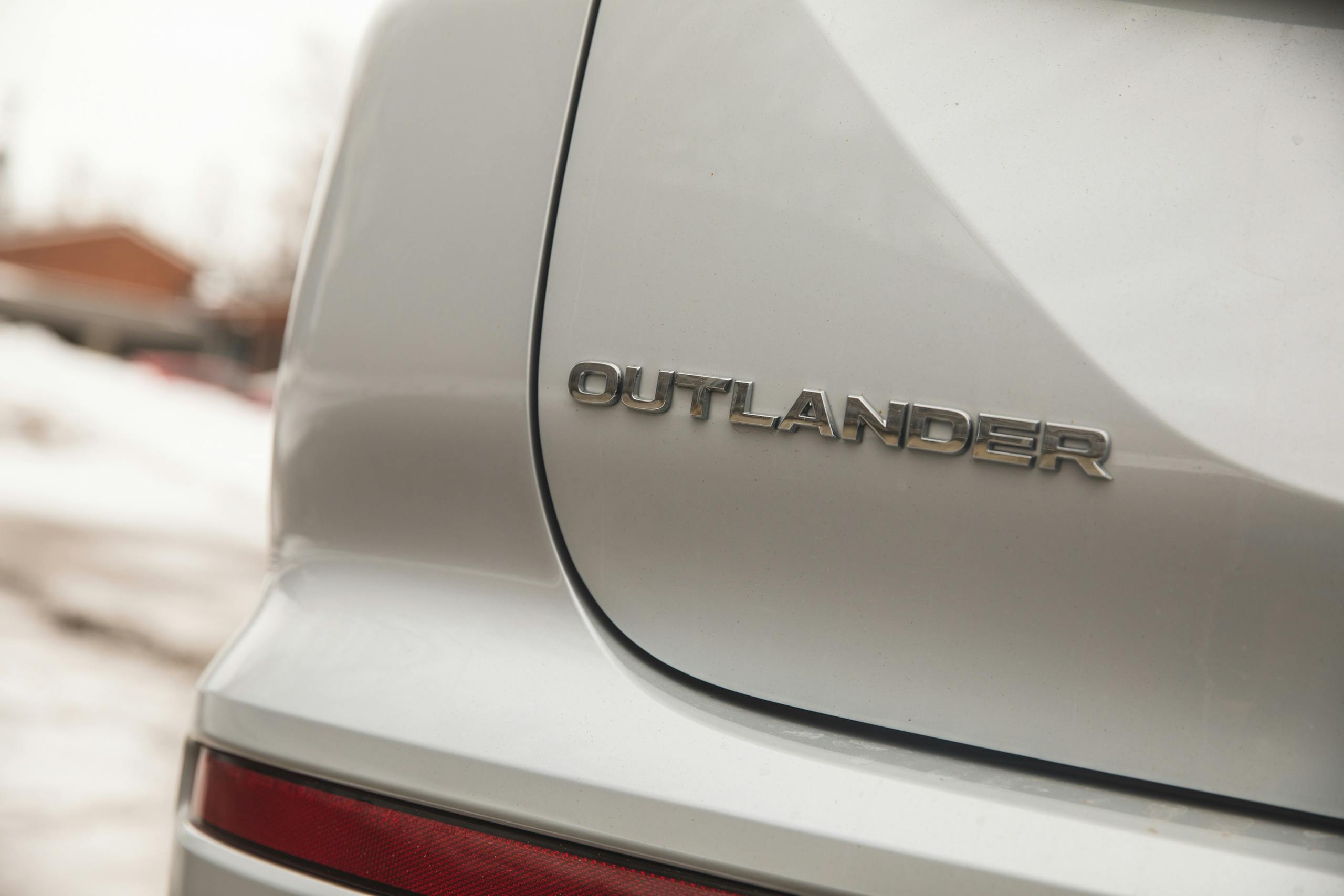 2022 Mitsubishi Outlander SEL badge