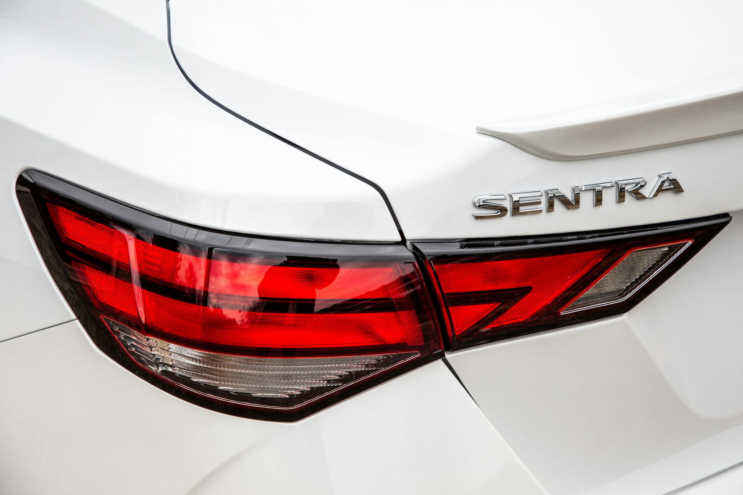 2022 Nissan Sentra SR taillight closeup