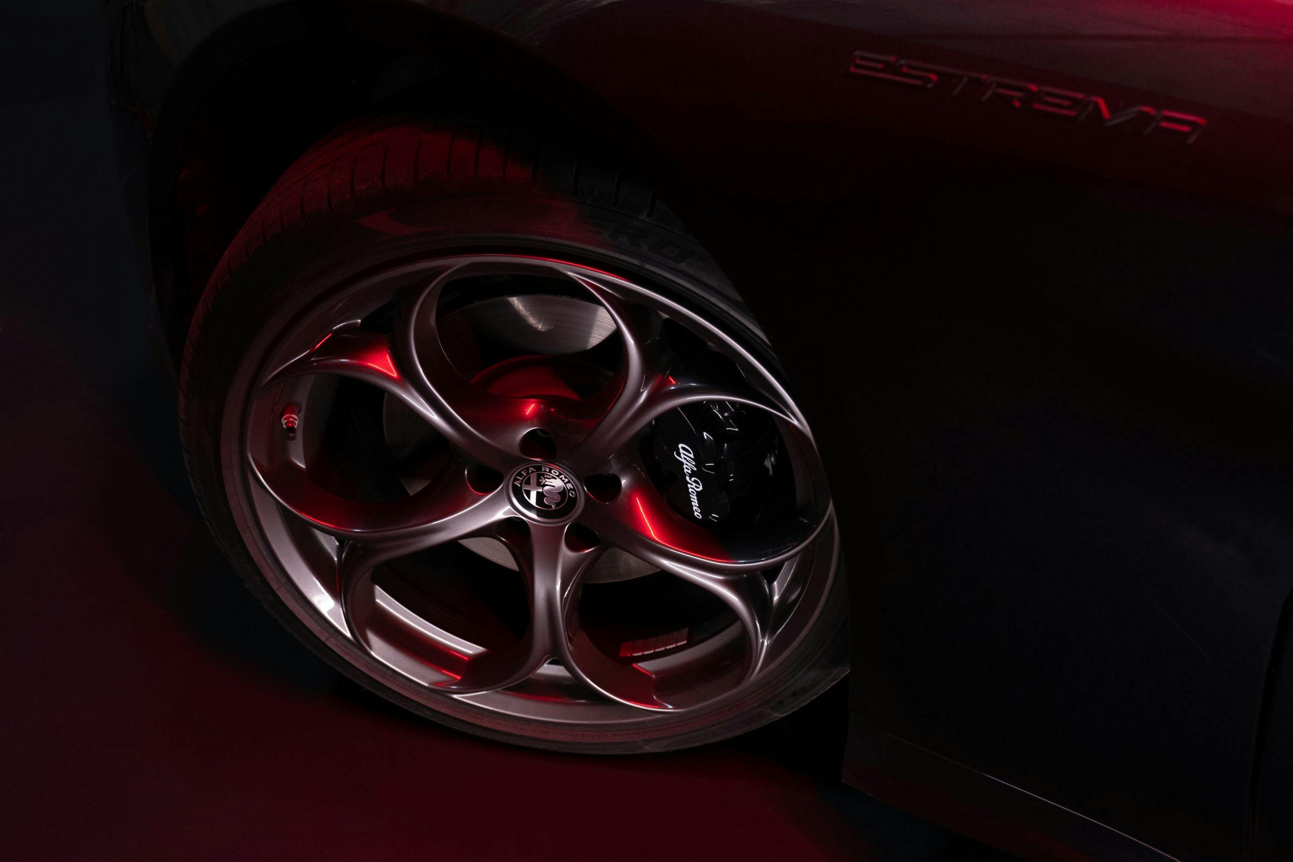 Alfa Romeo Estrema wheels