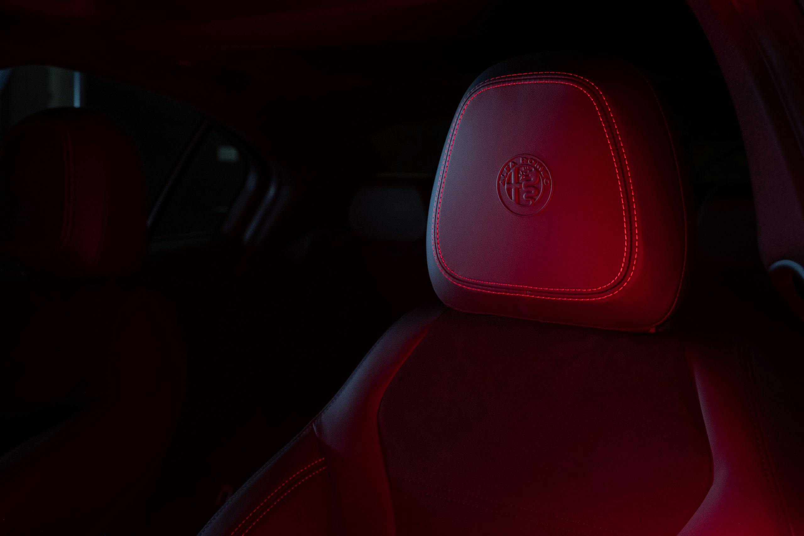 Alfa Romeo Estrema interior head rest
