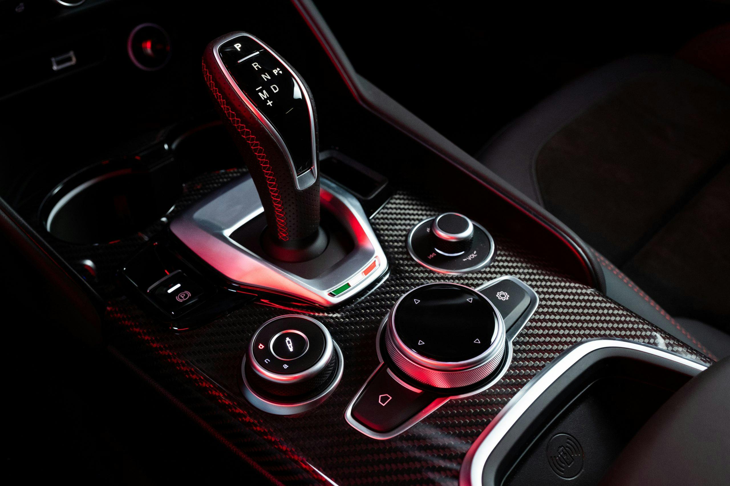 Alfa Romeo Estrema trim interior console
