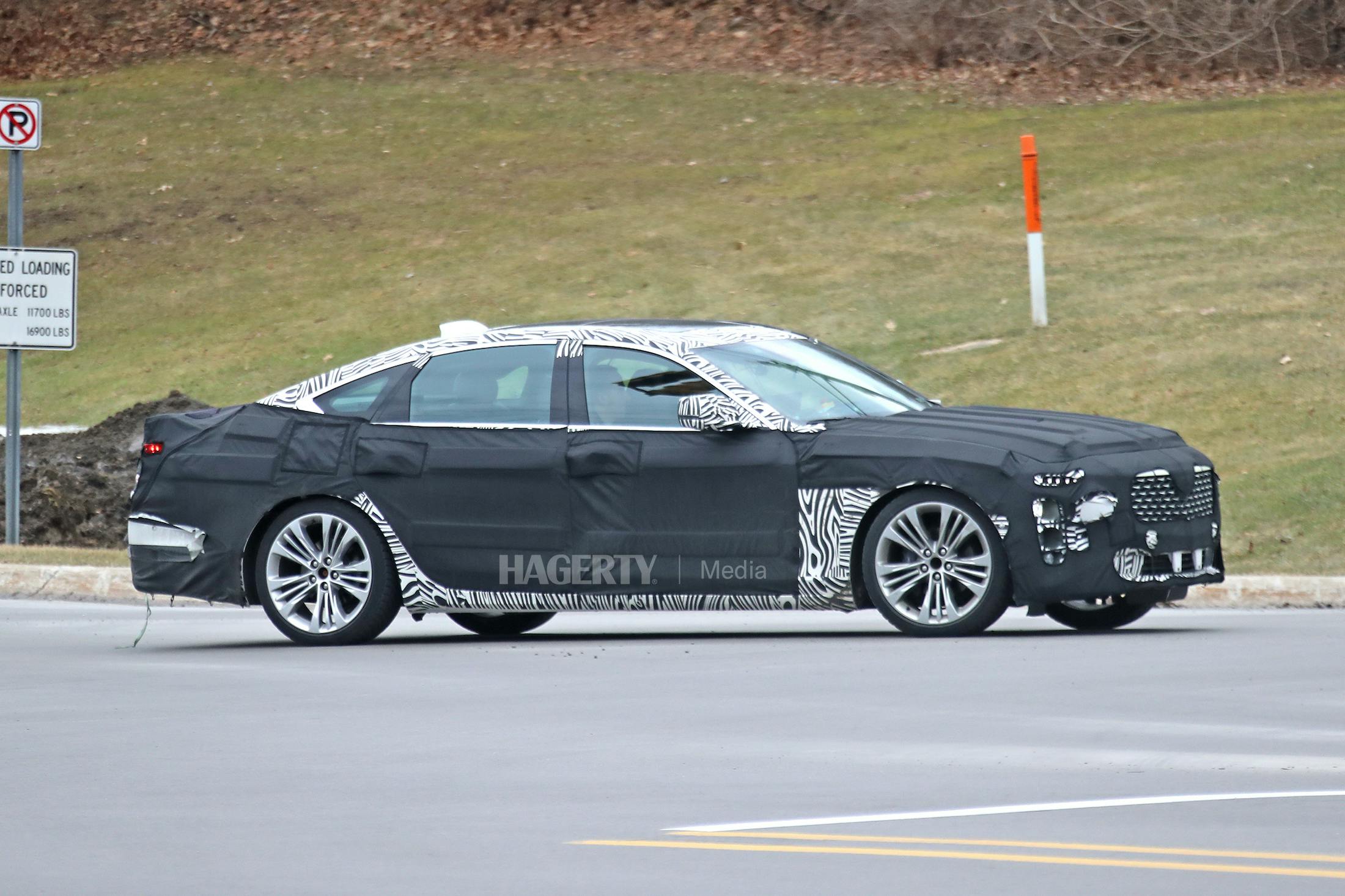 New Cadillac CT6 spied front three-quarter