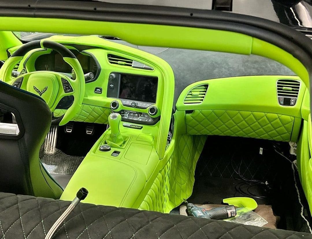 Caravaggio Corvette lime interior front