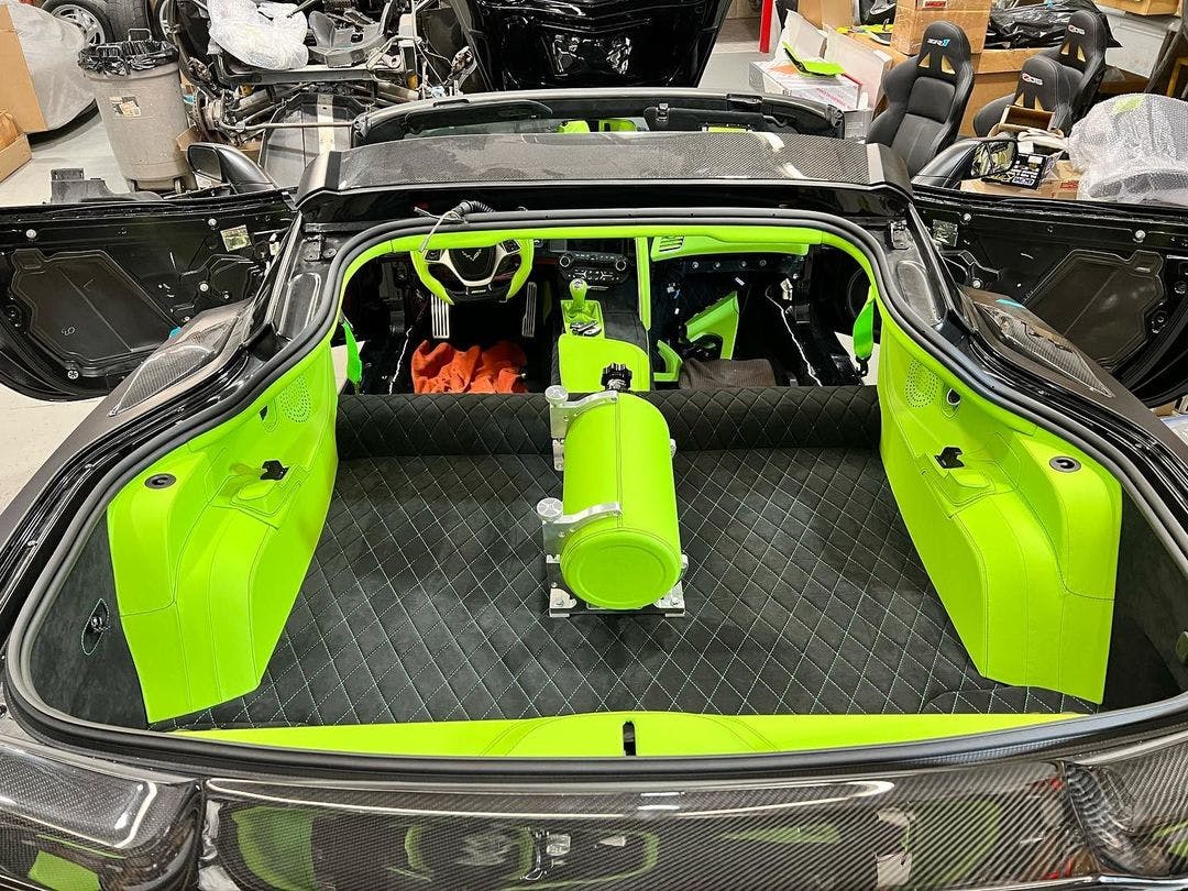 Caravaggio Corvette lime interior trunk