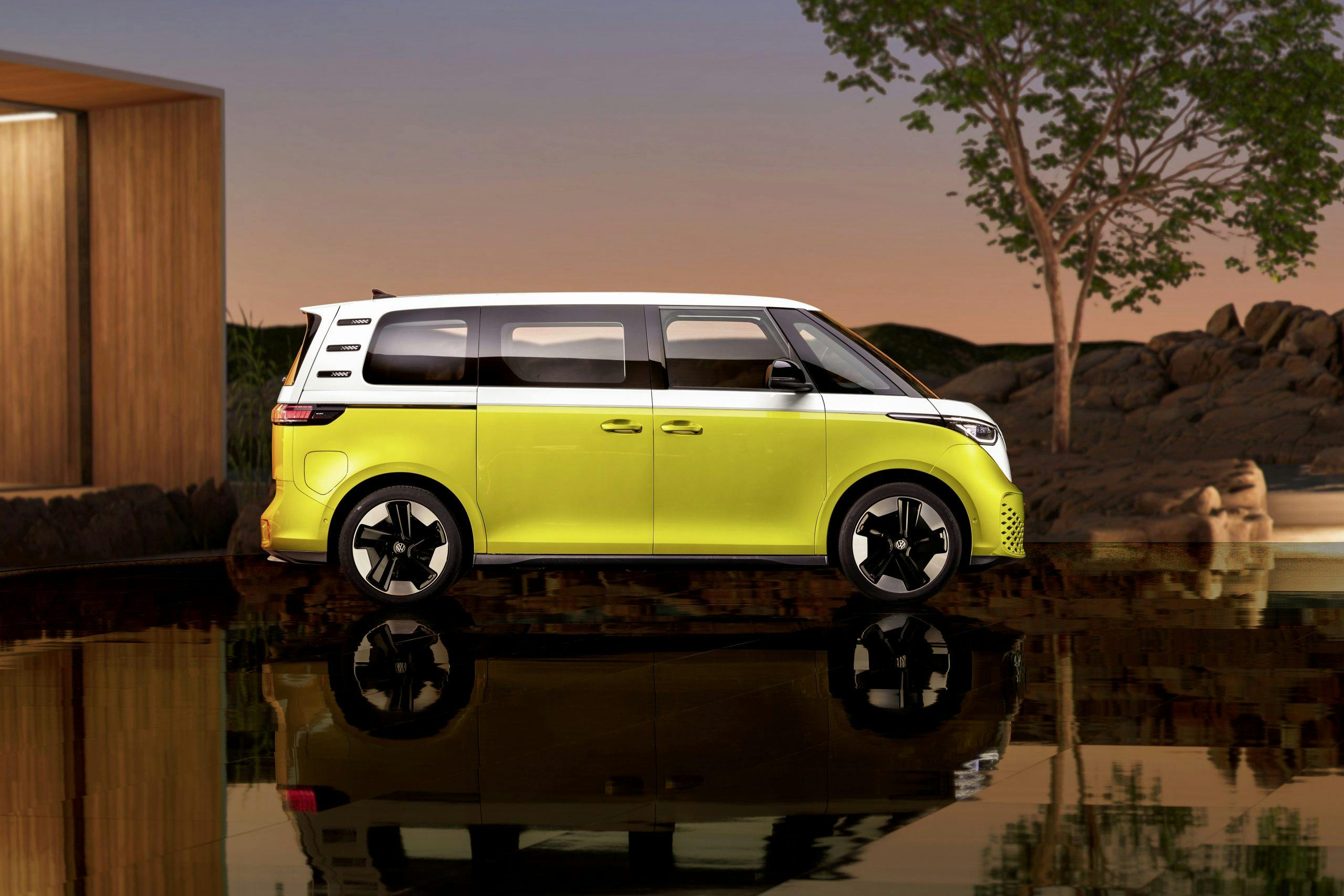 2023 VW ID.Buzz new bus two-tone profile