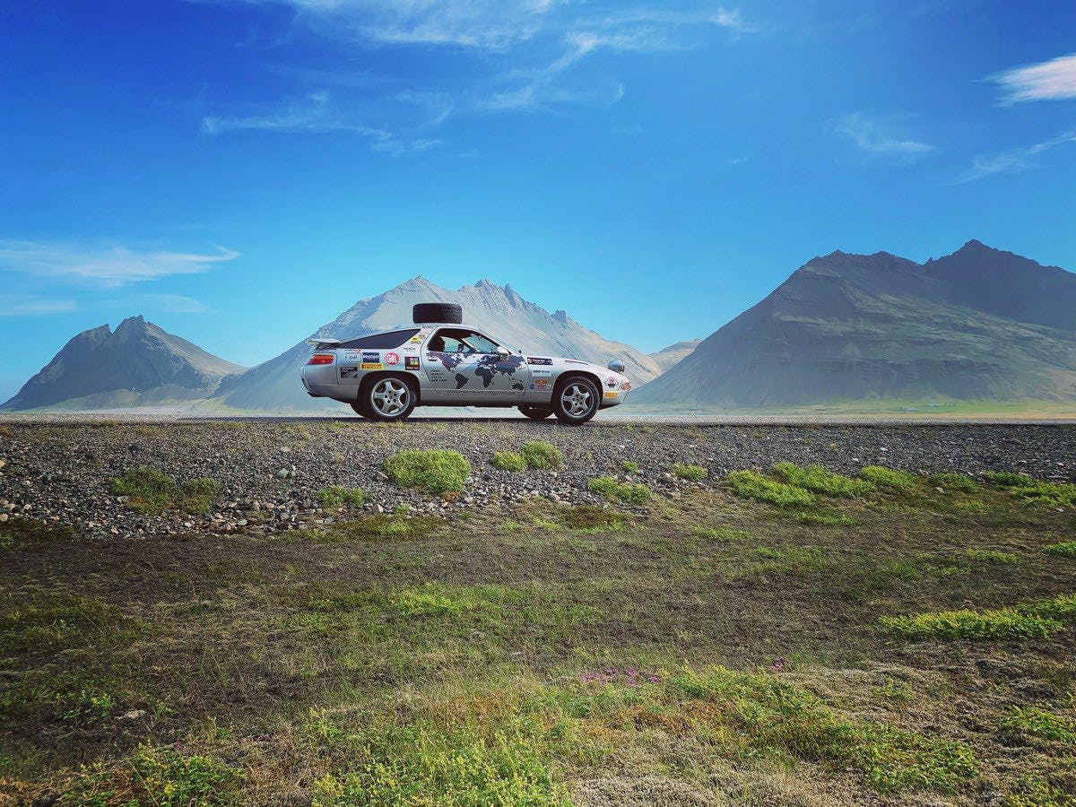 Expedition-Porsche-928 in Iceland wide