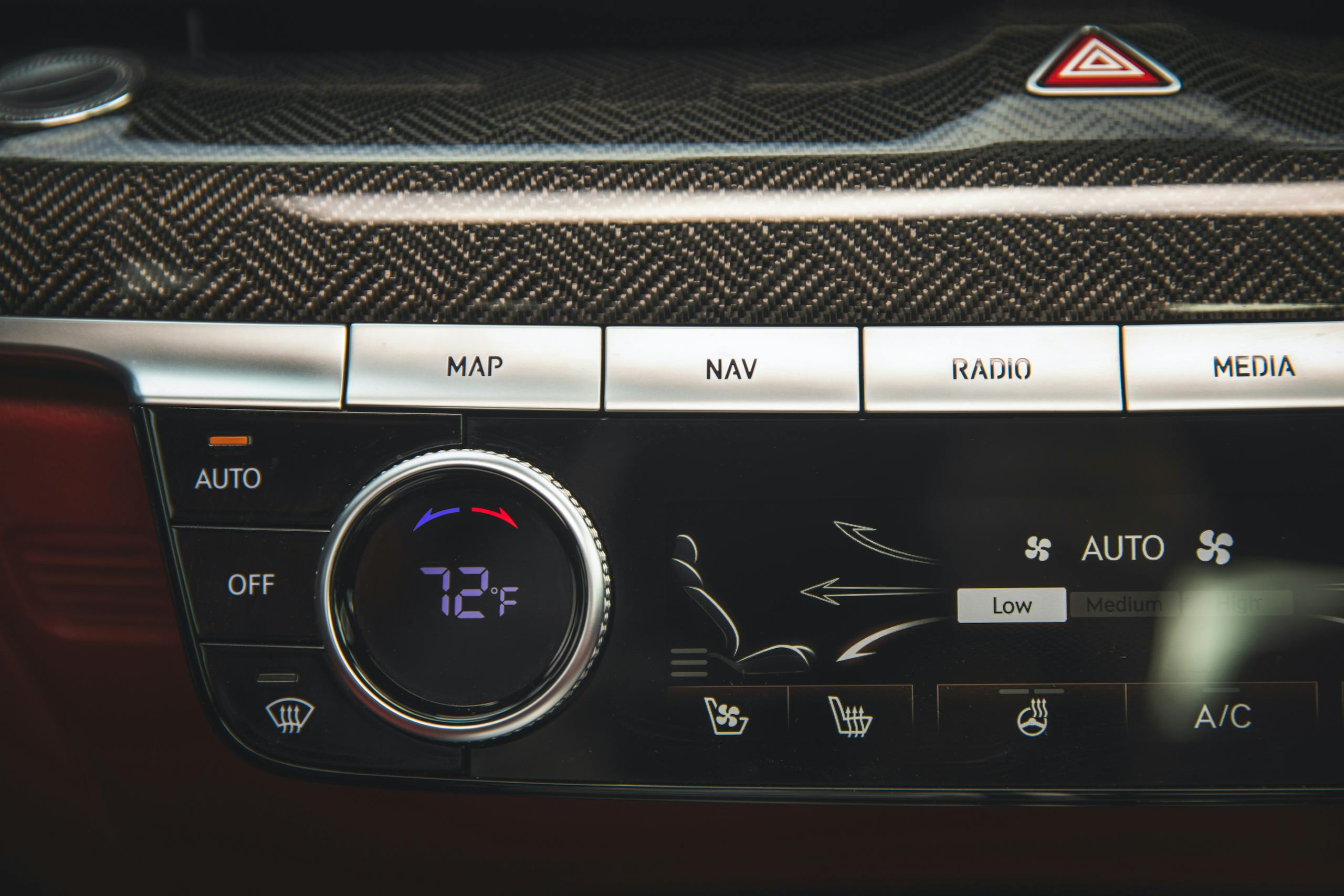 Genesis G80 AWD 3.5T Sport Prestige interior climate control