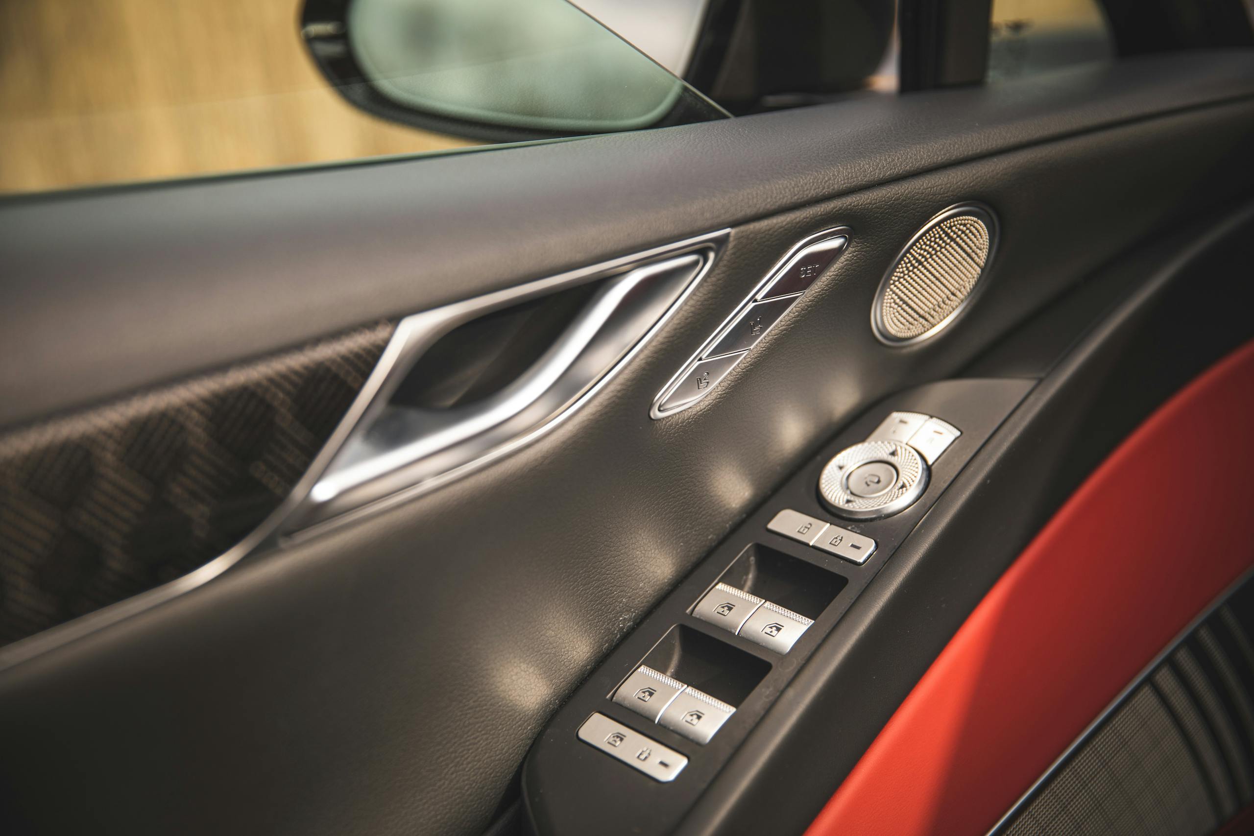 Genesis G80 AWD 3.5T Sport Prestige door panel detail