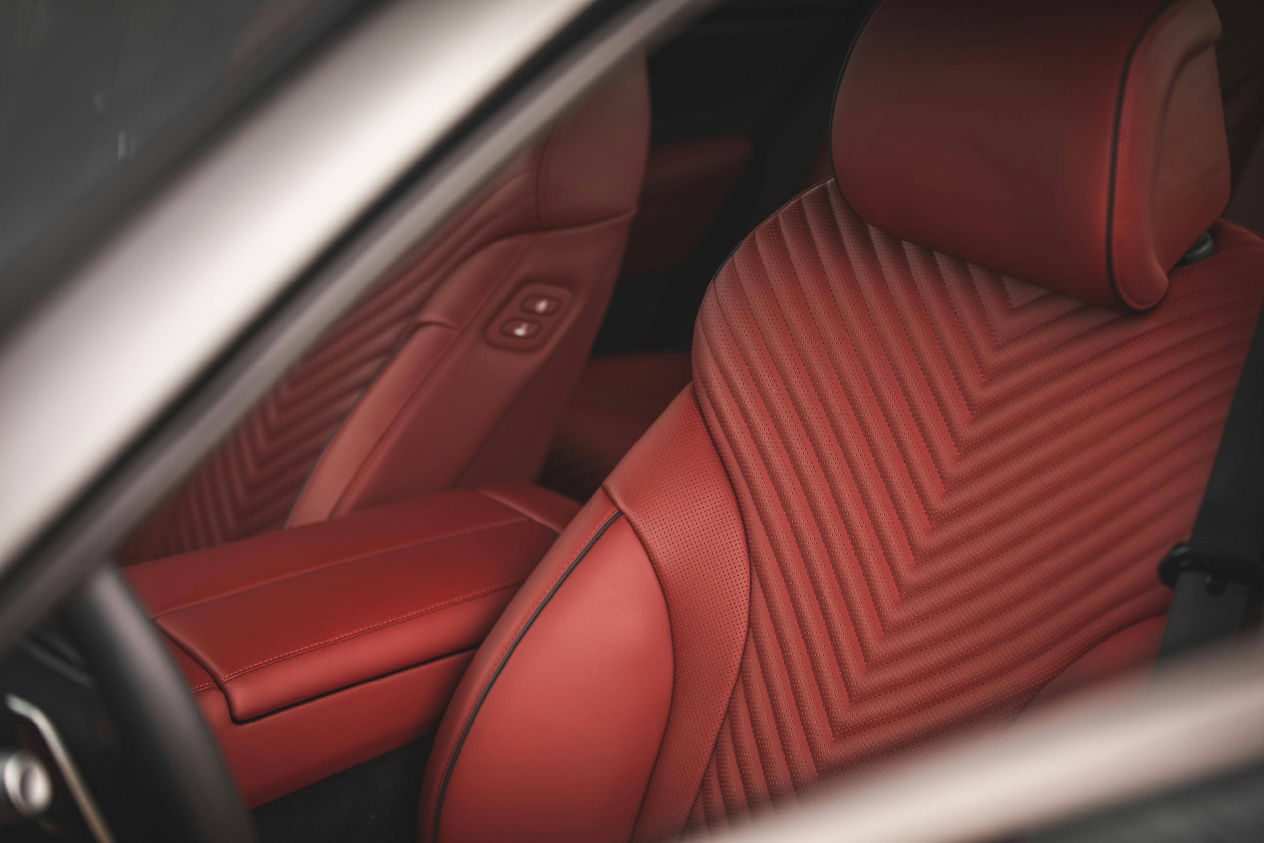 Genesis G80 AWD 3.5T Sport Prestige interior seat detail