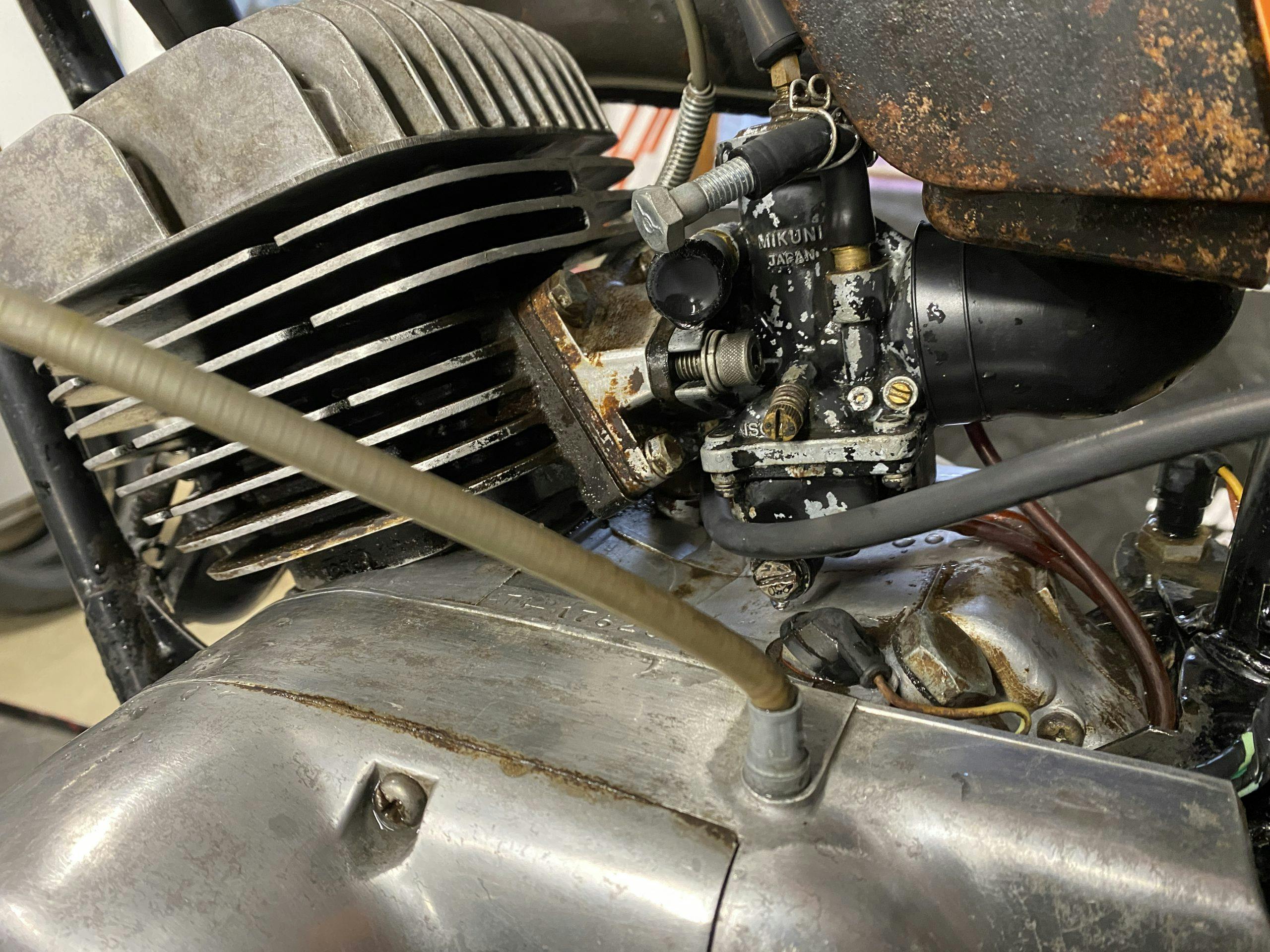 clean AT1 engine detail