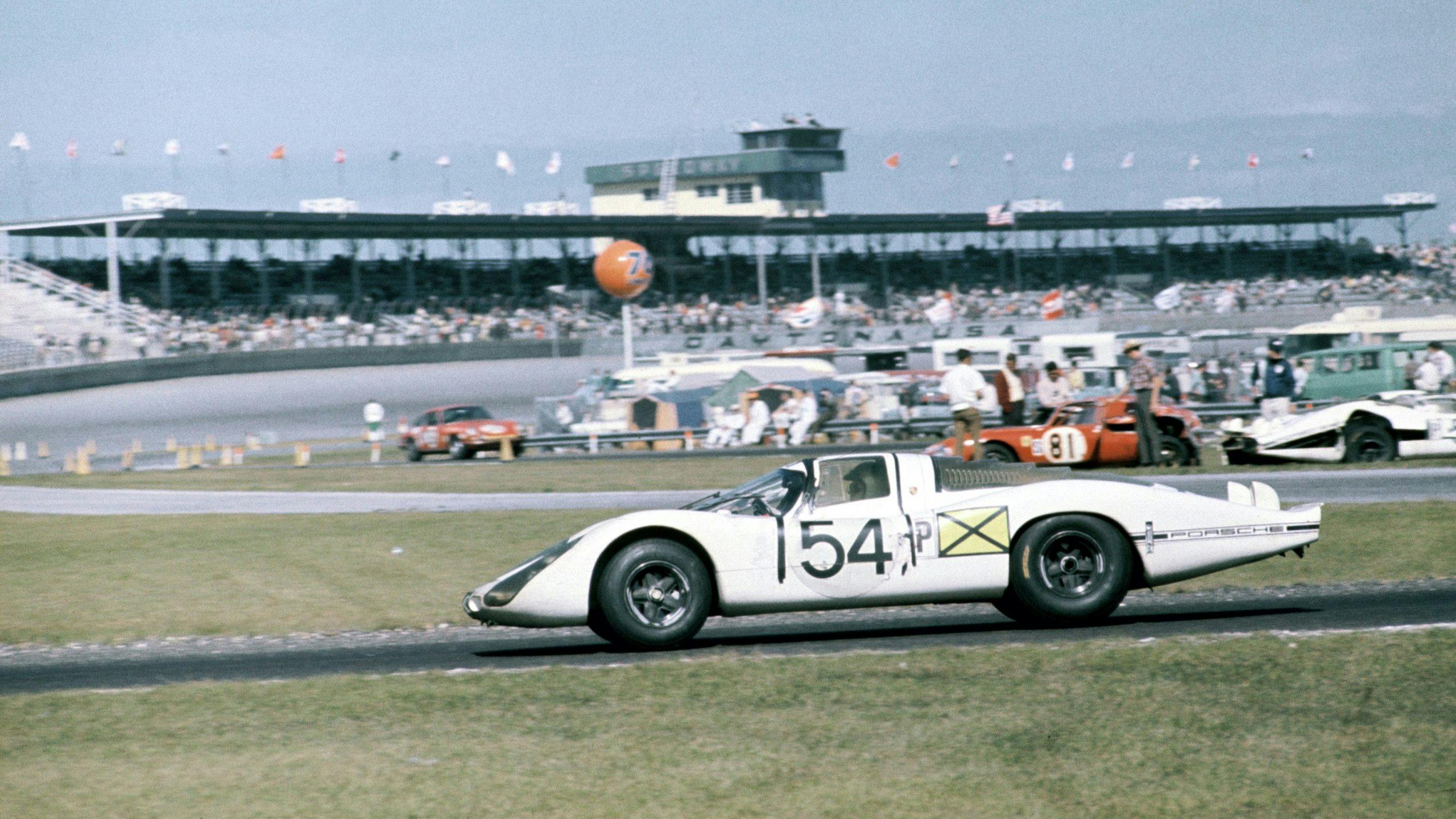 Vic Elford Porsche 907 LH, Daytona, 1968