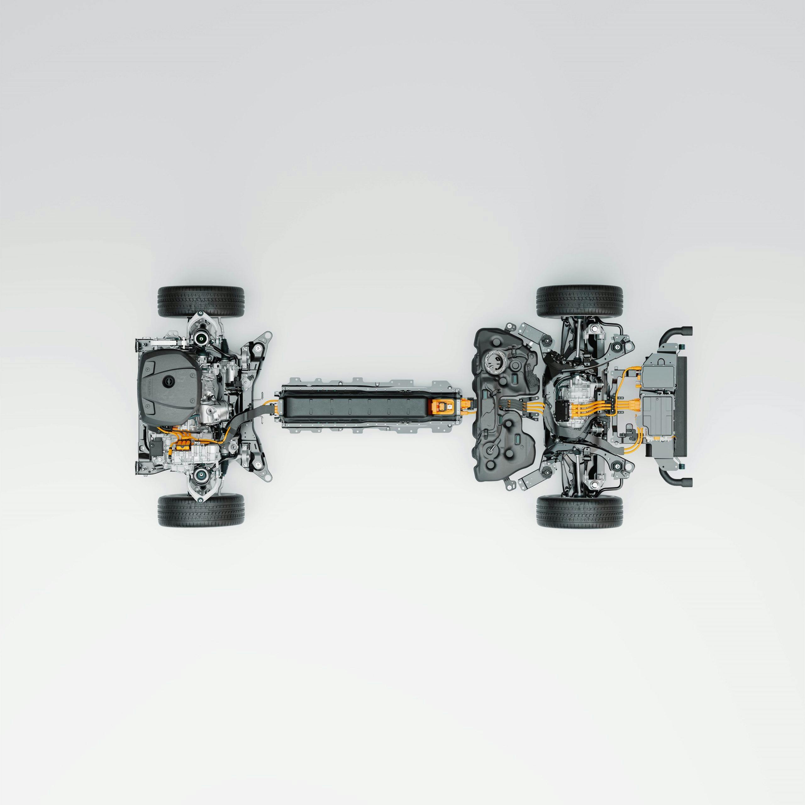 Volvo XC60 Recharge powertrain updates cutaways of powertrain/battery